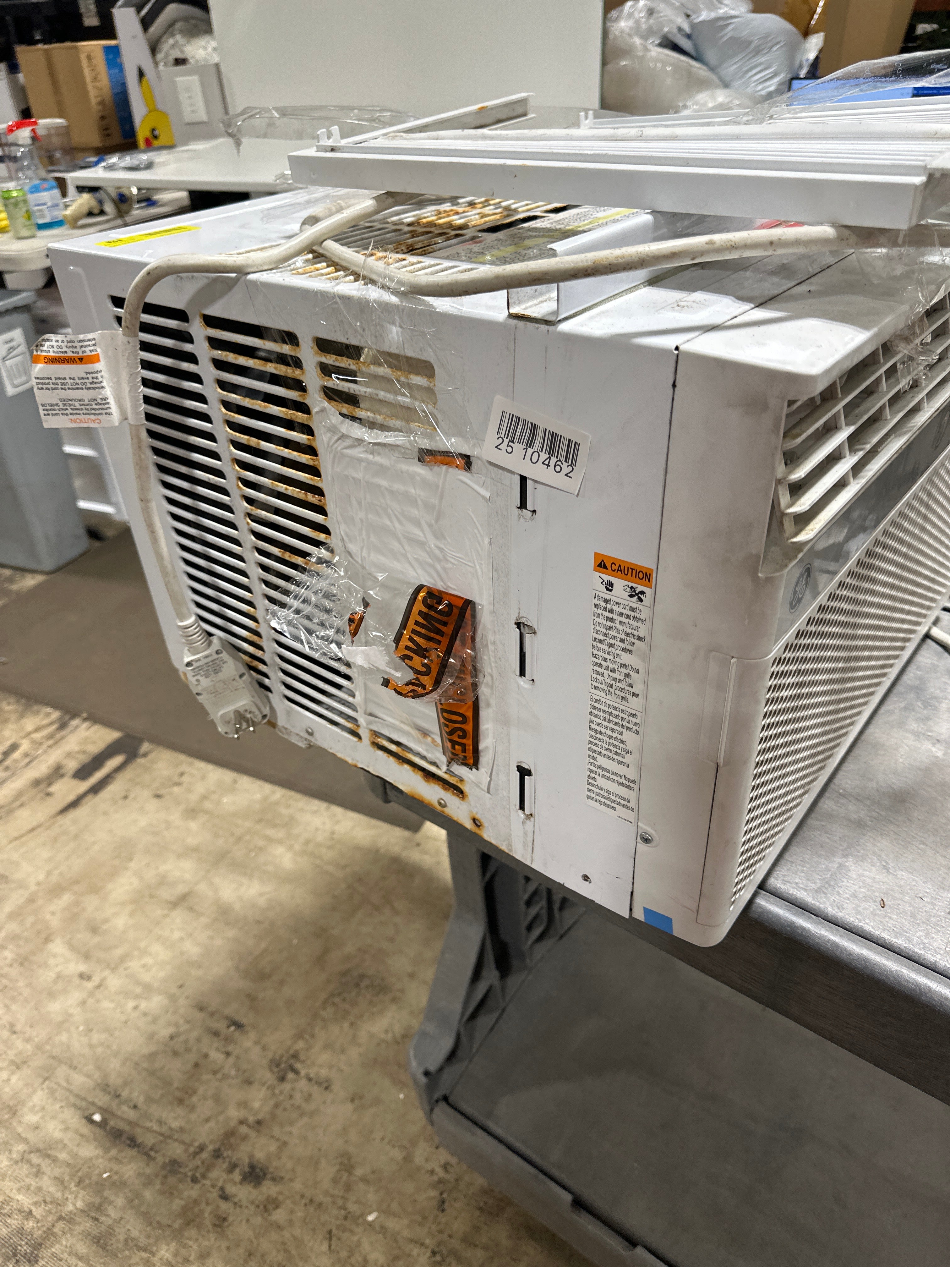 Used GE - 700 Sq. Ft. 14000 BTU Smart Window Air Conditioner - White - *Home Environment