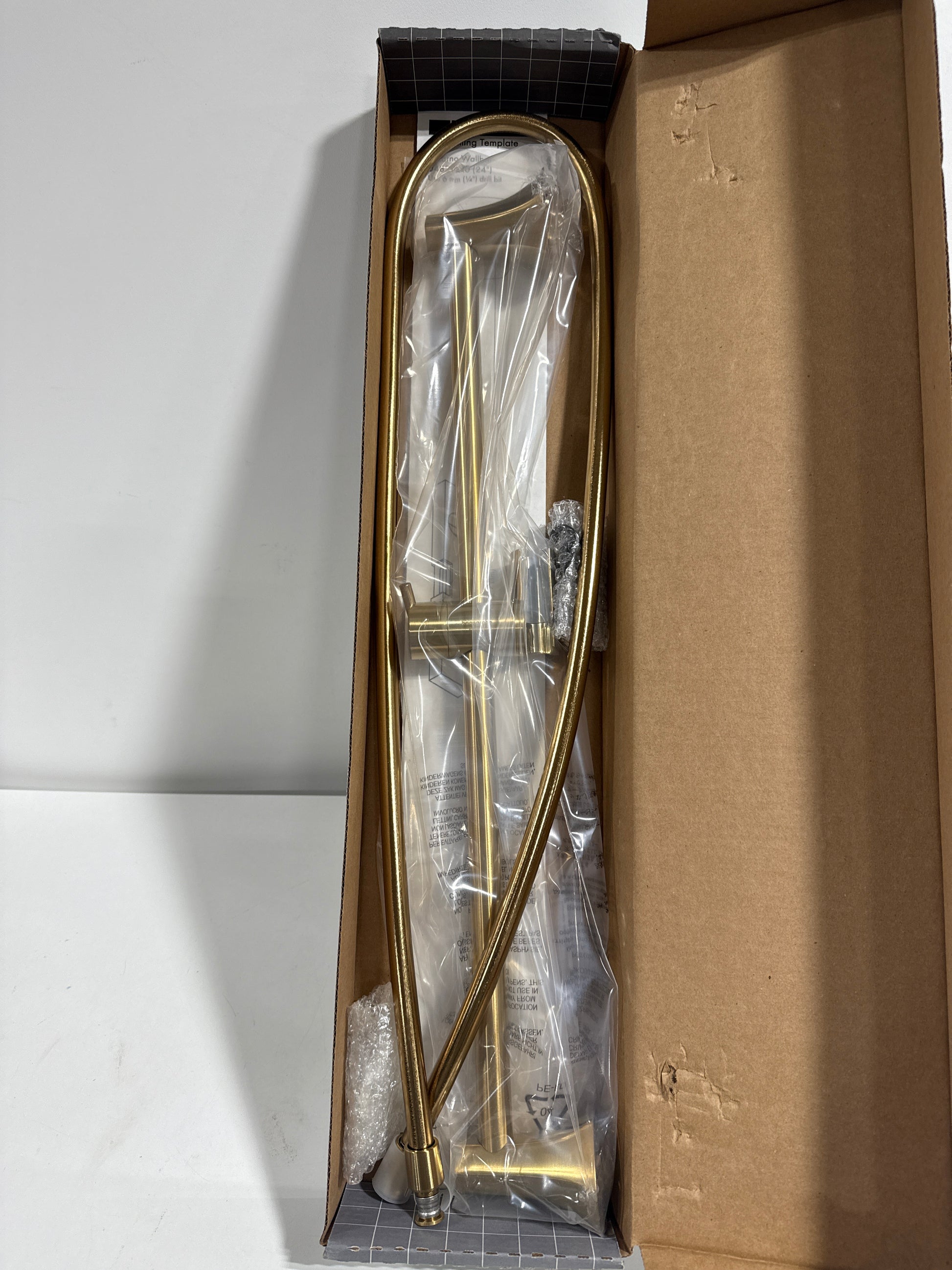Hansgrohe 04829 Locarno 26-5/8’’ Wall Mounted Slide Bar - Includes 63’’ Hose Brushed Gold - *Plumbing