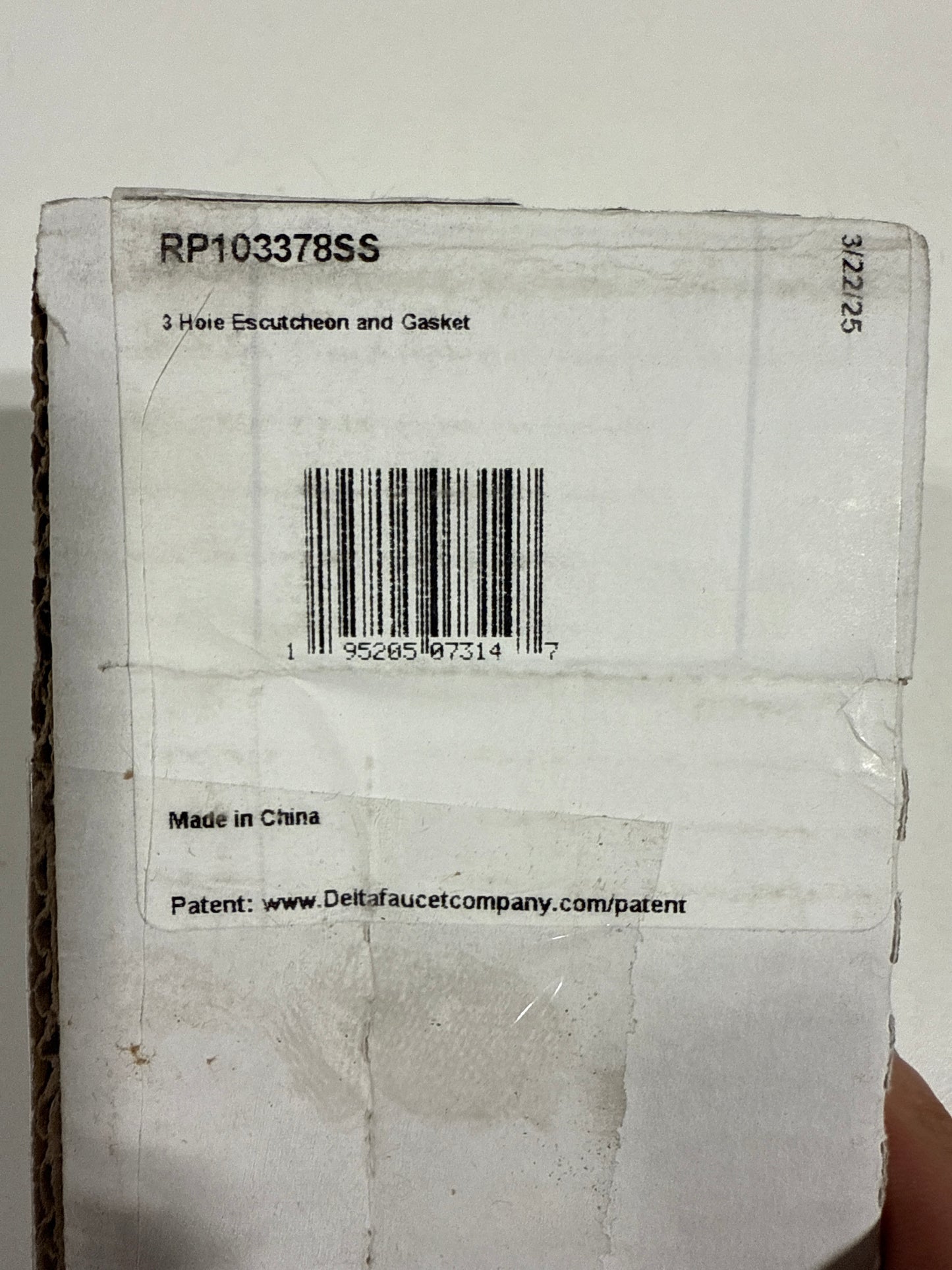 Delta RP103378 Modern 3 Hole Escutcheon and Gasket - Brilliance Stainless