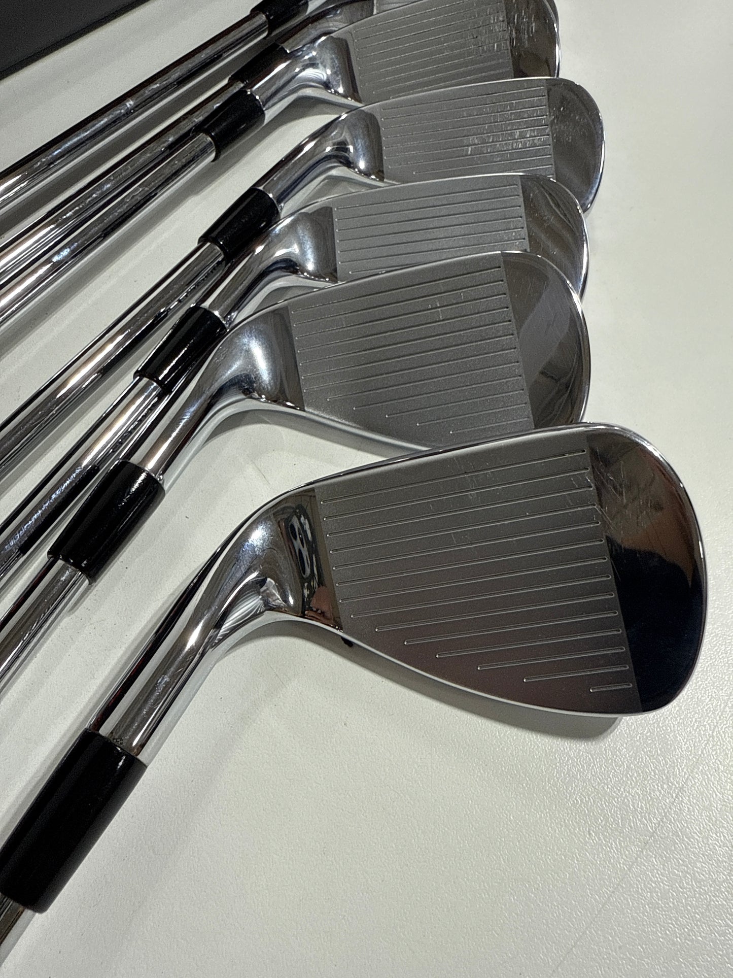 Used Kirkland Signature 7-piece Players Iron Set, Right Handed Regular Flex