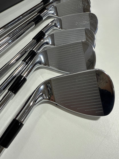 Used Kirkland Signature 7-piece Players Iron Set, Right Handed Regular Flex