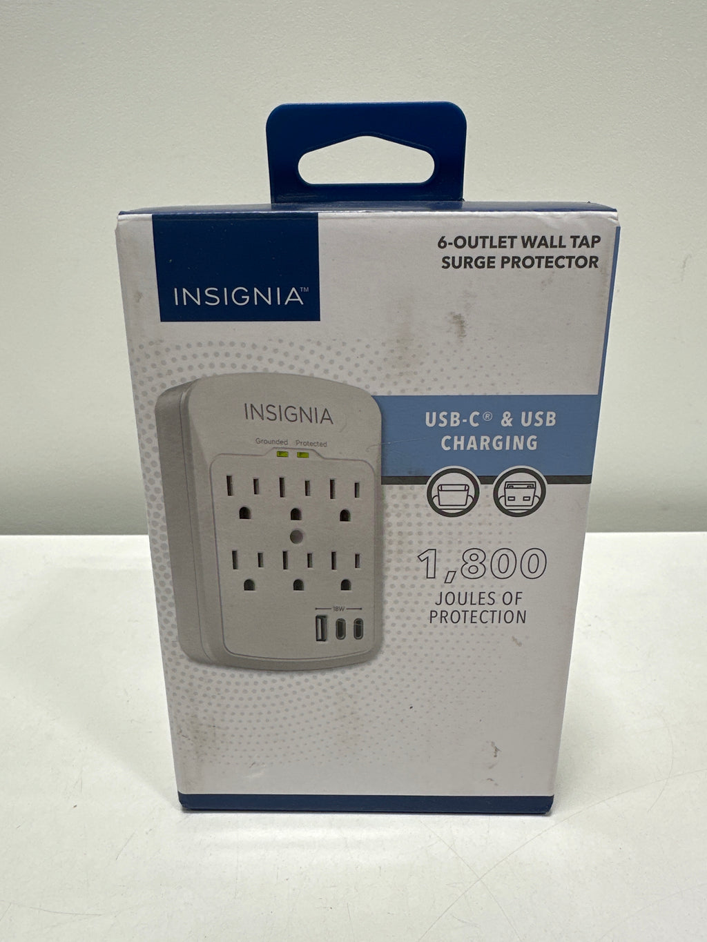 Insignia™ - 6-Outlet / 2-USB-C / 1-USB Wall Tap 1,800 Joules Surge Protector - White - *Lighting & Electrical