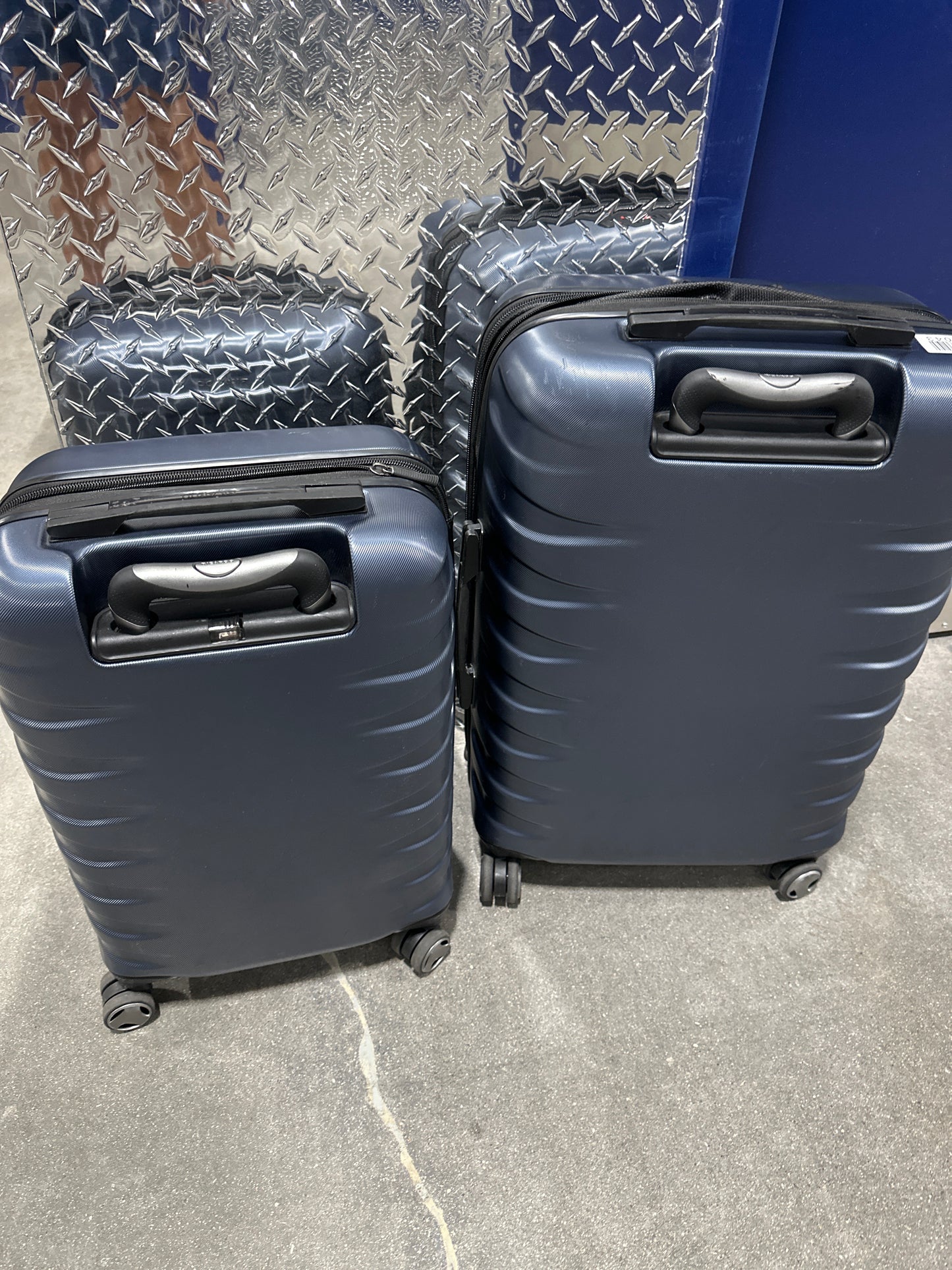 Used Ricardo 2-Piece Lightweaight Luggage Set - Blue