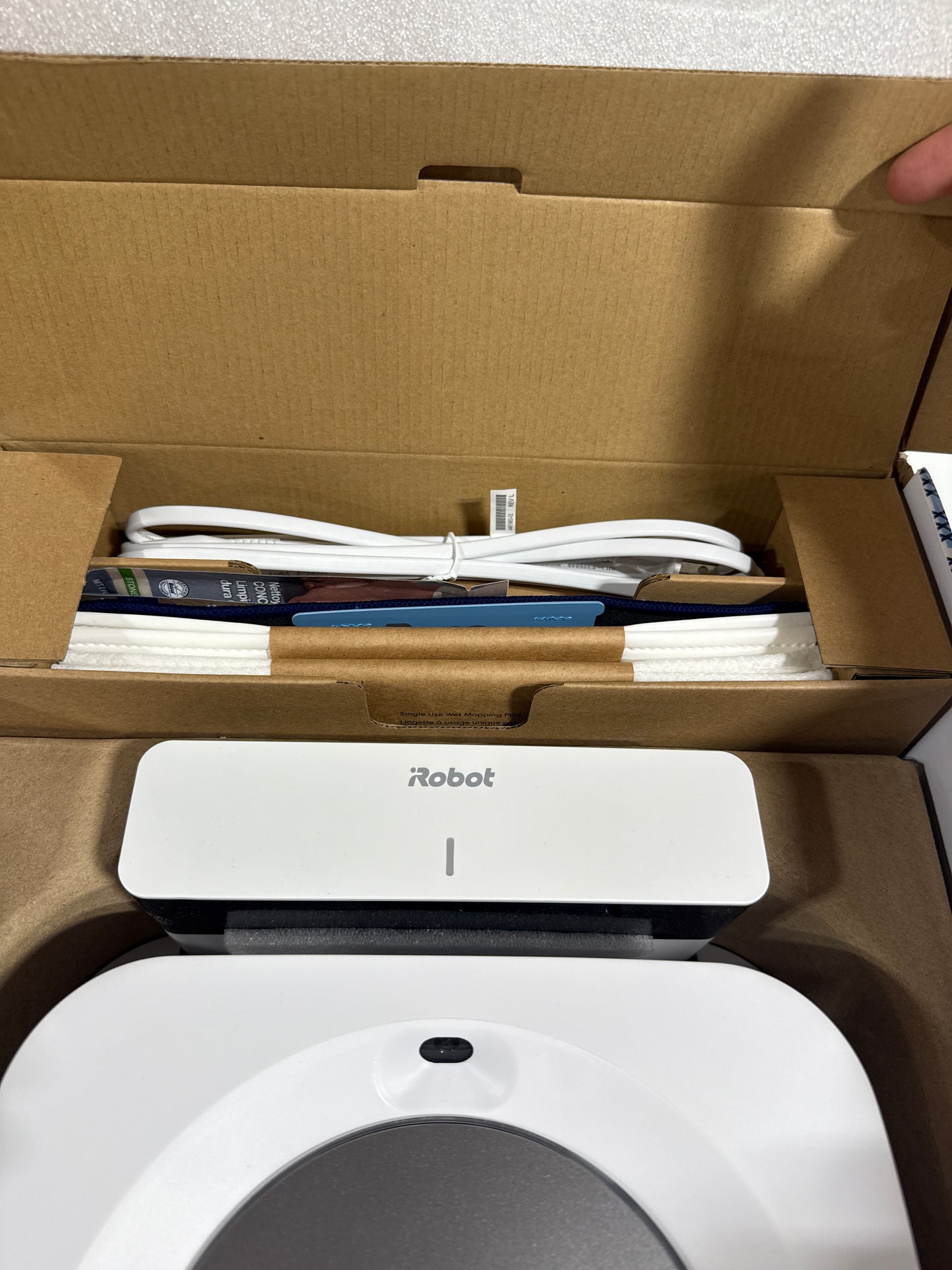 IRobot - Braava Jet M6 Wi-Fi Connected Robot Mop - White
