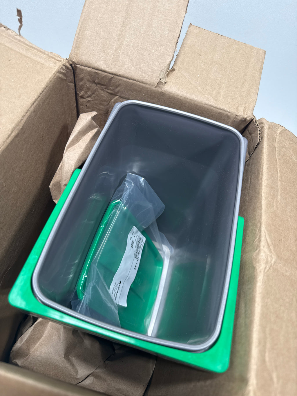 Rev-a-Shelf RV-8-1 Classic RV Series 8-7/8" 8 Liter Replacement Bin with Handle and Lid Silver