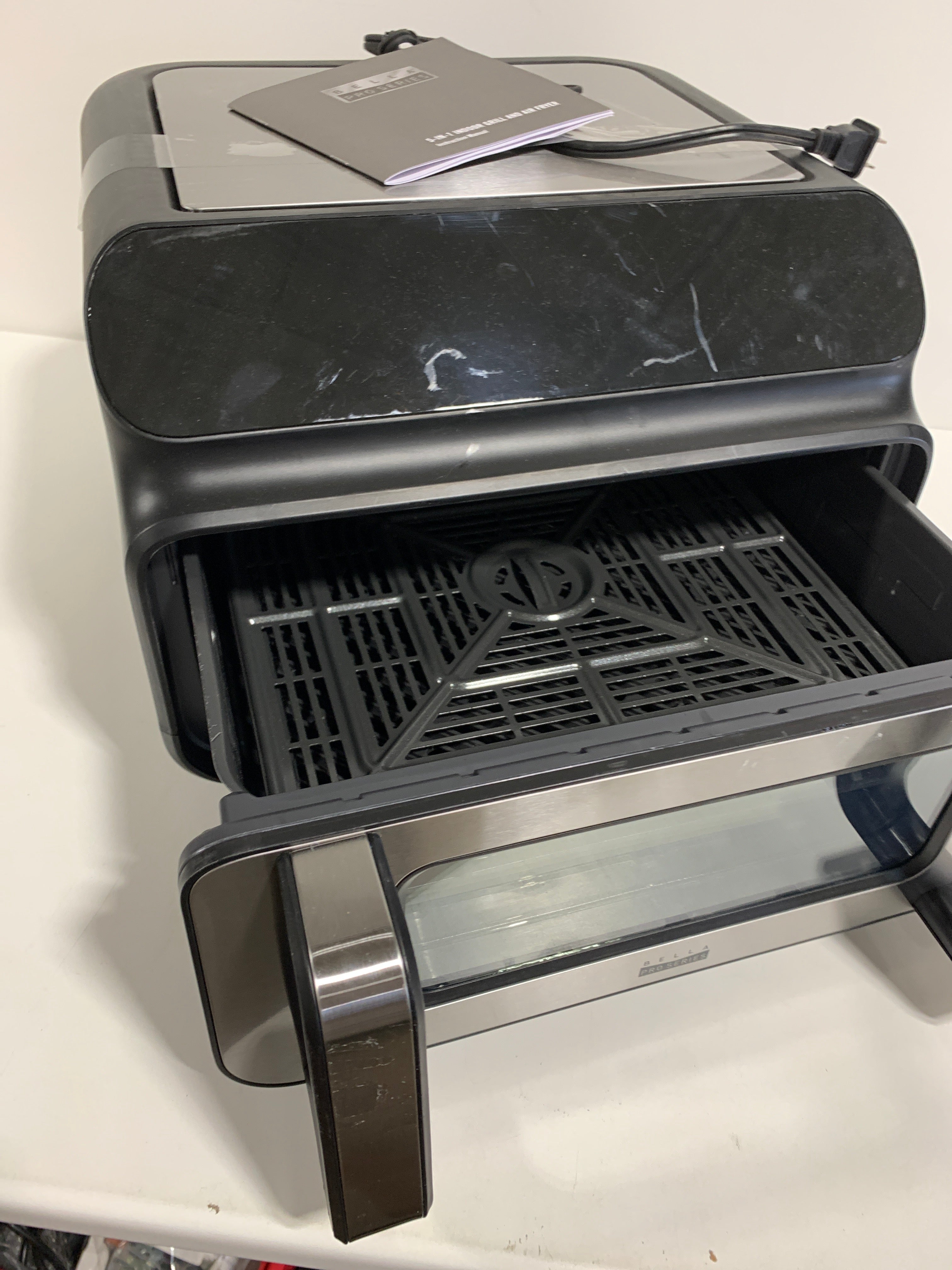 Scratch & Dent Bella PRO - 10.5-qt. Touchscreen 5-in-1 Indoor Grill & Air Fryer - *Kitchen Appliances