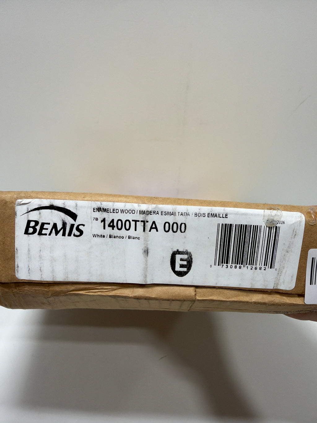 Bemis 1400TTA Elongated Enameled Wood Closed-Front Toilet Seat and Lid with Top-Tite Hinge White