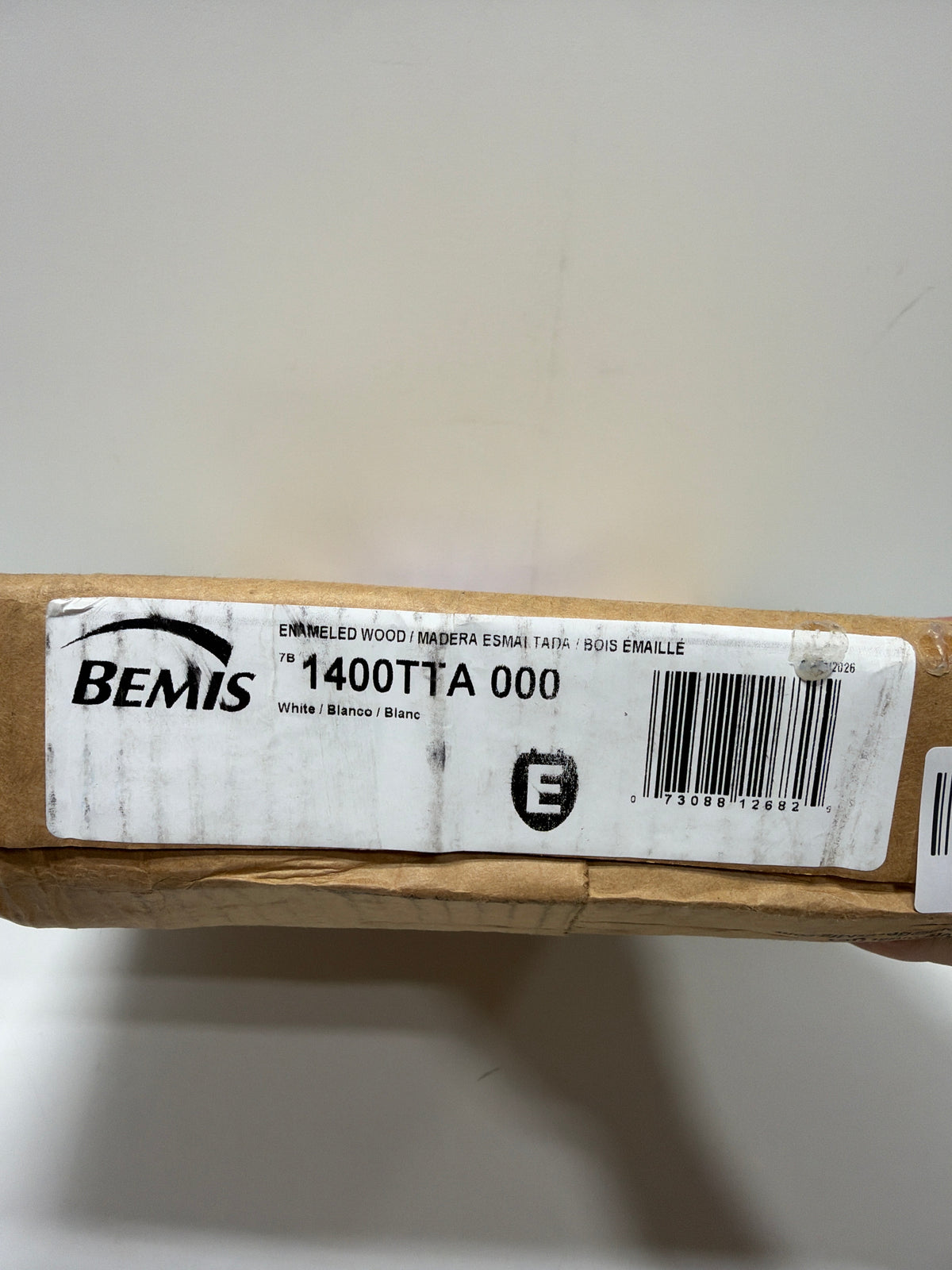 Bemis 1400TTA Elongated Enameled Wood Closed-Front Toilet Seat and Lid with Top-Tite Hinge White