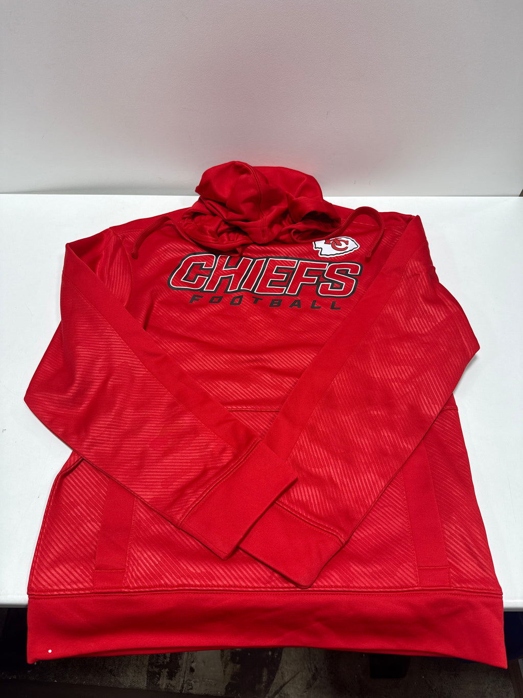 NFL Kansas City Chiefs Men's Long Sleeve Performance Hooded Sweatshirt