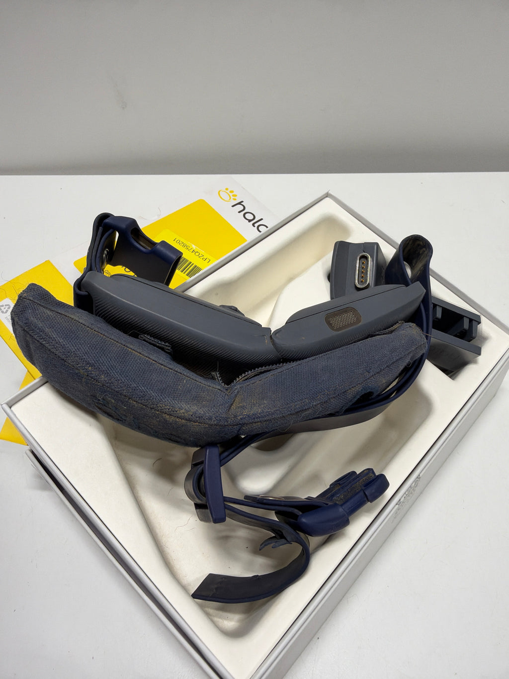 Used Halo Collar 4 Wireless Dog Fence System & GPS Dog Collar One Size Midnight