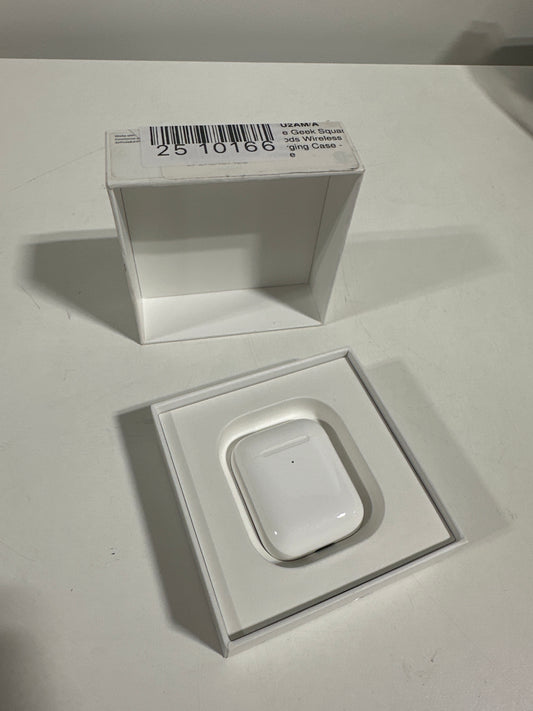 Apple - AirPods Wireless Charging Case - White
