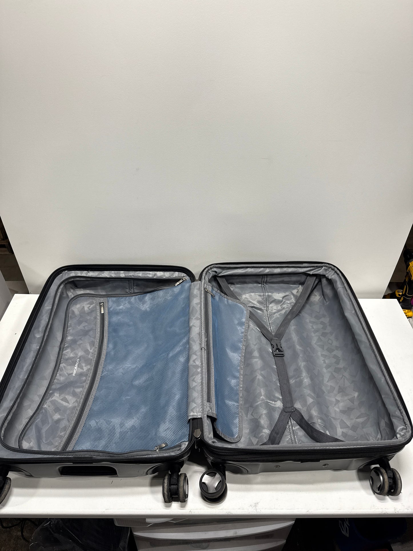 Used Ricardo 3 piece Hardside Spinner Set