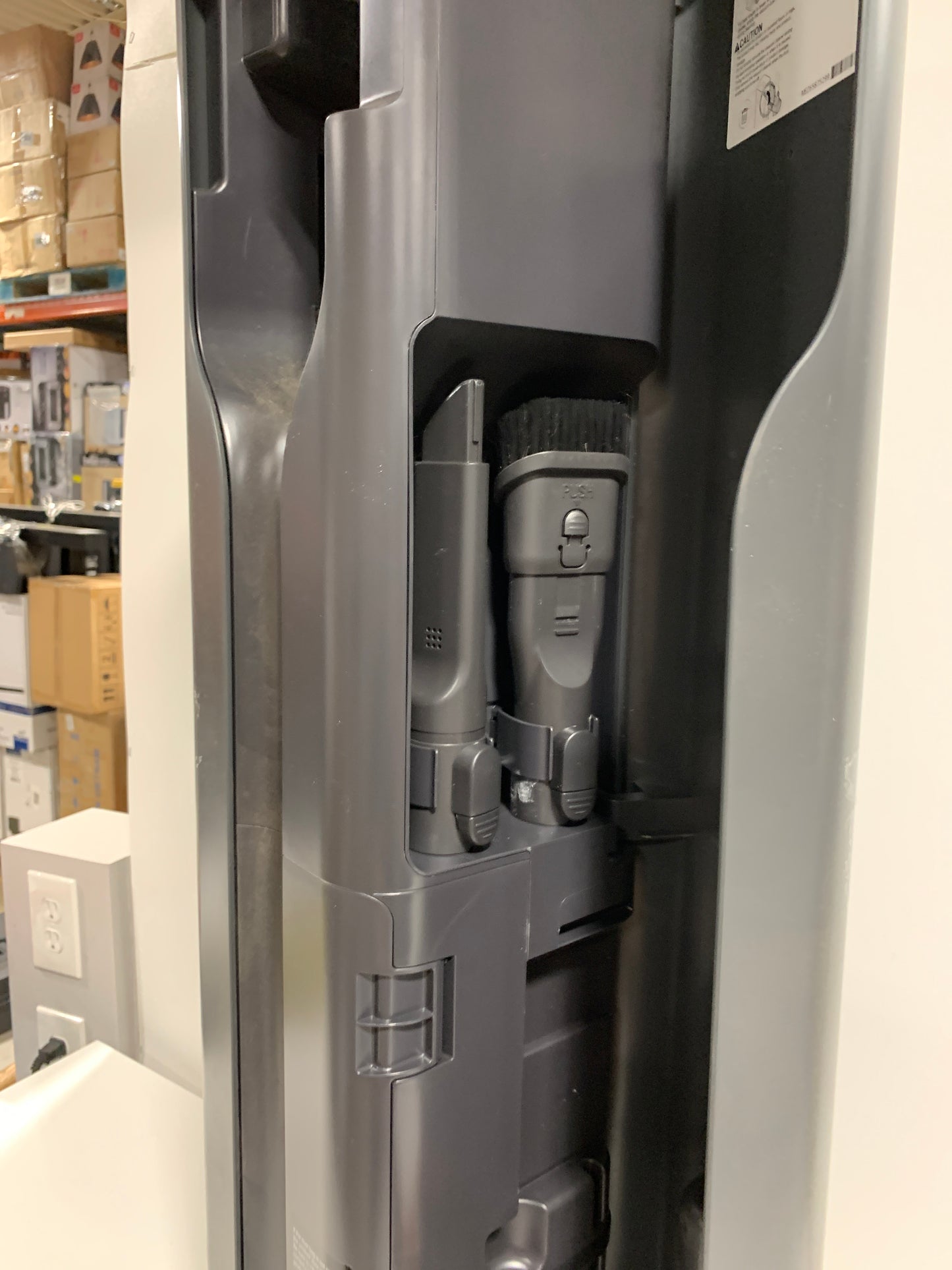 Used LG - CordZero All-in-One Cordless Stick Vacuum Stand