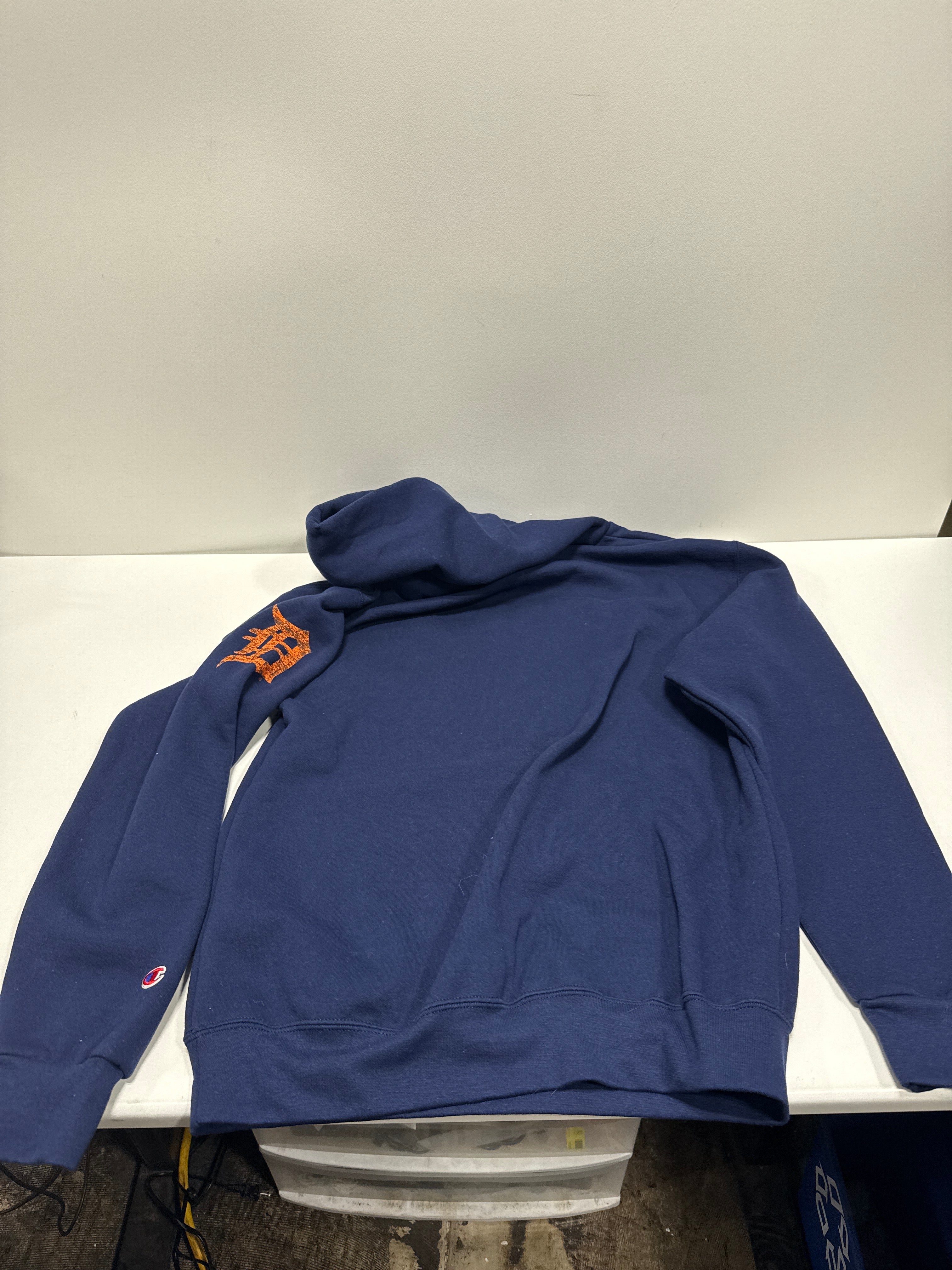 MLB Detroit Tigers Men's Champion Hooded Sweatshirt - M