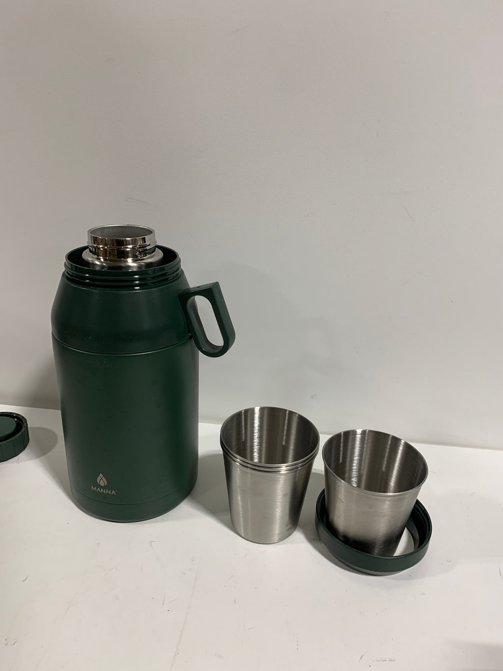 Used Core Home 64oz double walled stainless jug with lid & 4 cups - *Outdoor Recreation