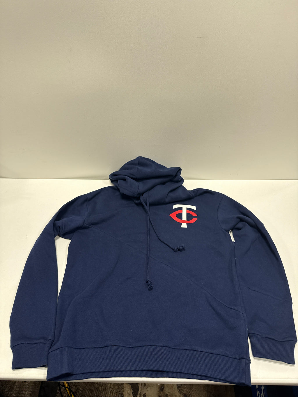 MLB Minnesota Twins Women's Relaxed Fit Hoodie - S