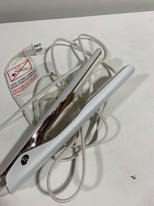 Used T3 Smooth Id 1" Flat Iron with Touch Interface