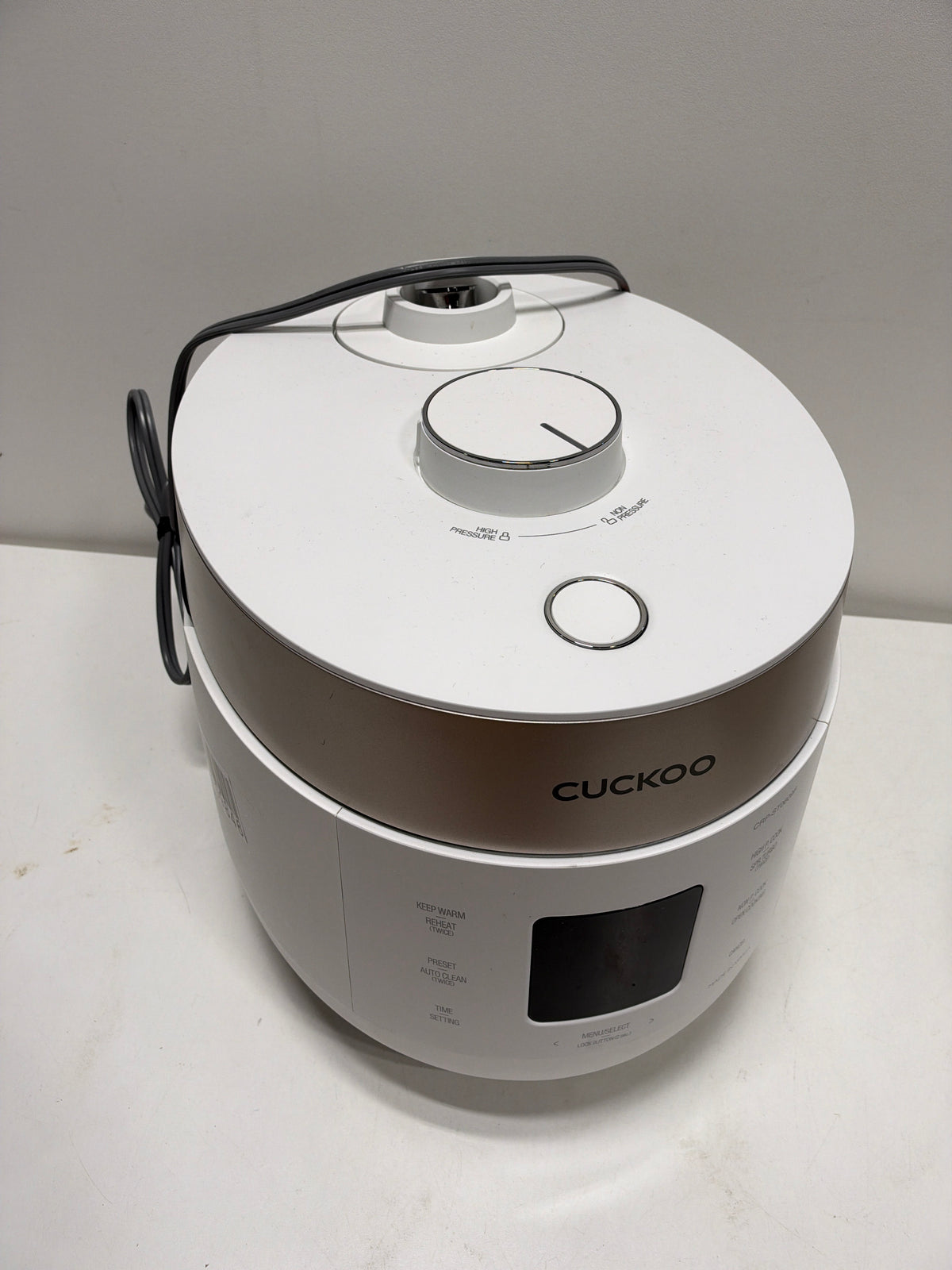 Used Cuckoo 6-Cup Heating Pressure Twin Pressure Rice Cooker and Warmer White