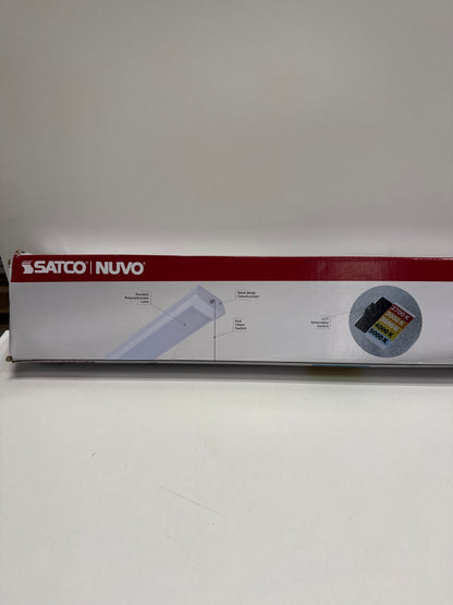 Satco 65-1213 4FT LED Ceiling Wrap Light with Pull Chain, 39W, CCT Selectable 2700K–5000K, 3400 Lumens, 120V, White Steel Housing, Polycarbonate Lens, Non-Dimmable, Damp Rated