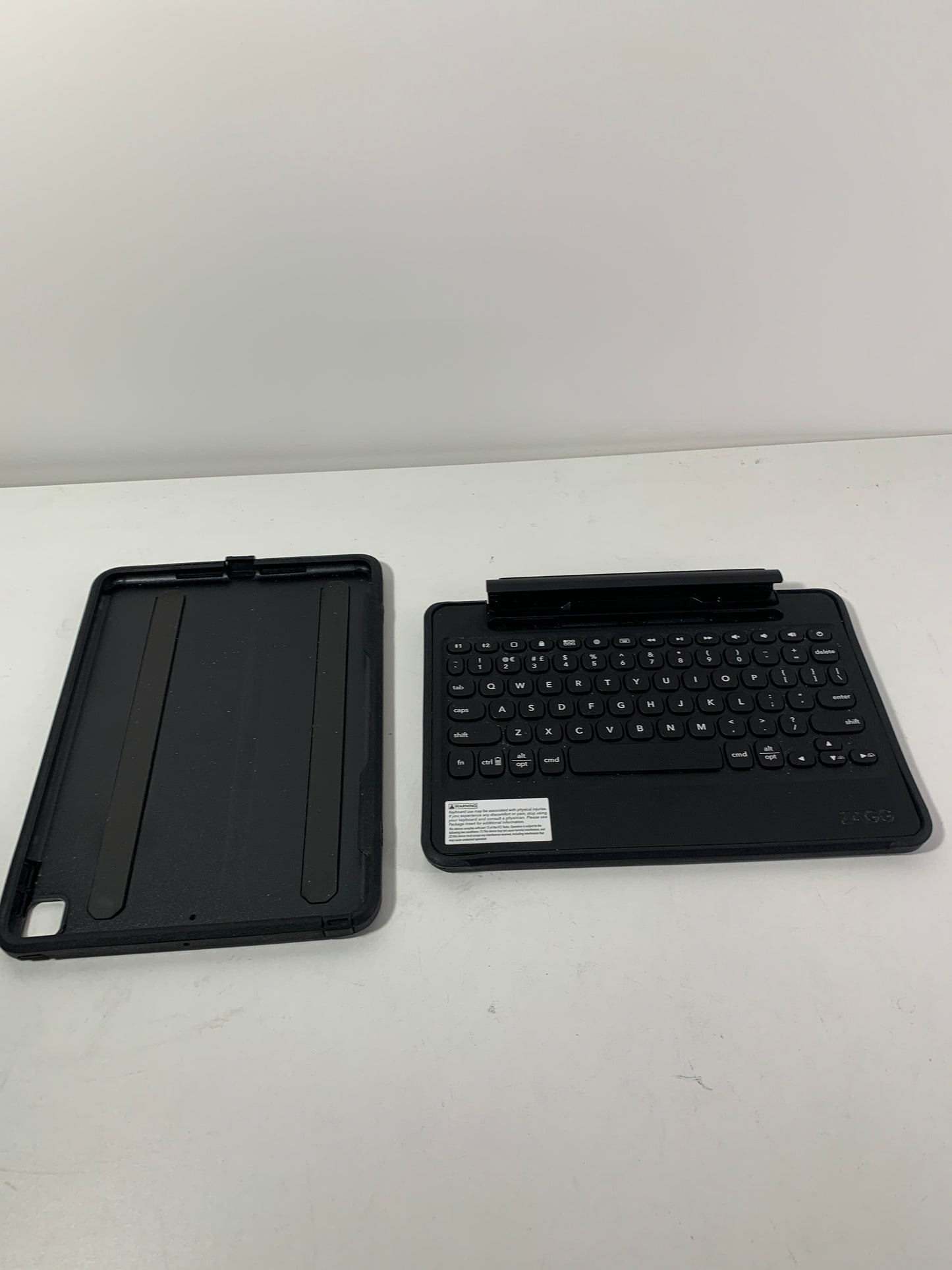 Used See Desc  ZAGG - Rugged Book Keyboard & Case for Apple iPad 10.2” (7th, 8th, 9th Gen) and iPad Air 10.5" (3rd Gen) - Black