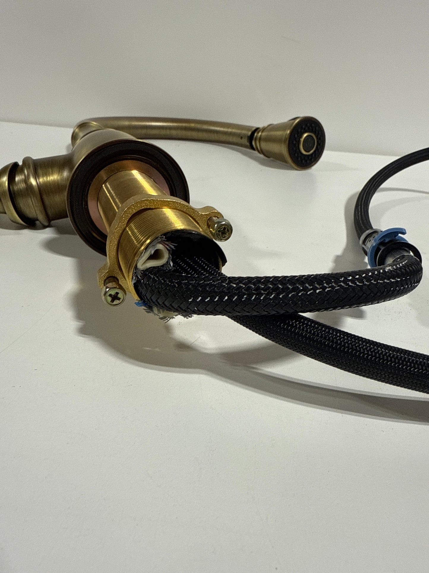 For Parts Signature Hardware 953519 Finnian 1.8 GPM Single Hole Pull Down Kitchen Faucet