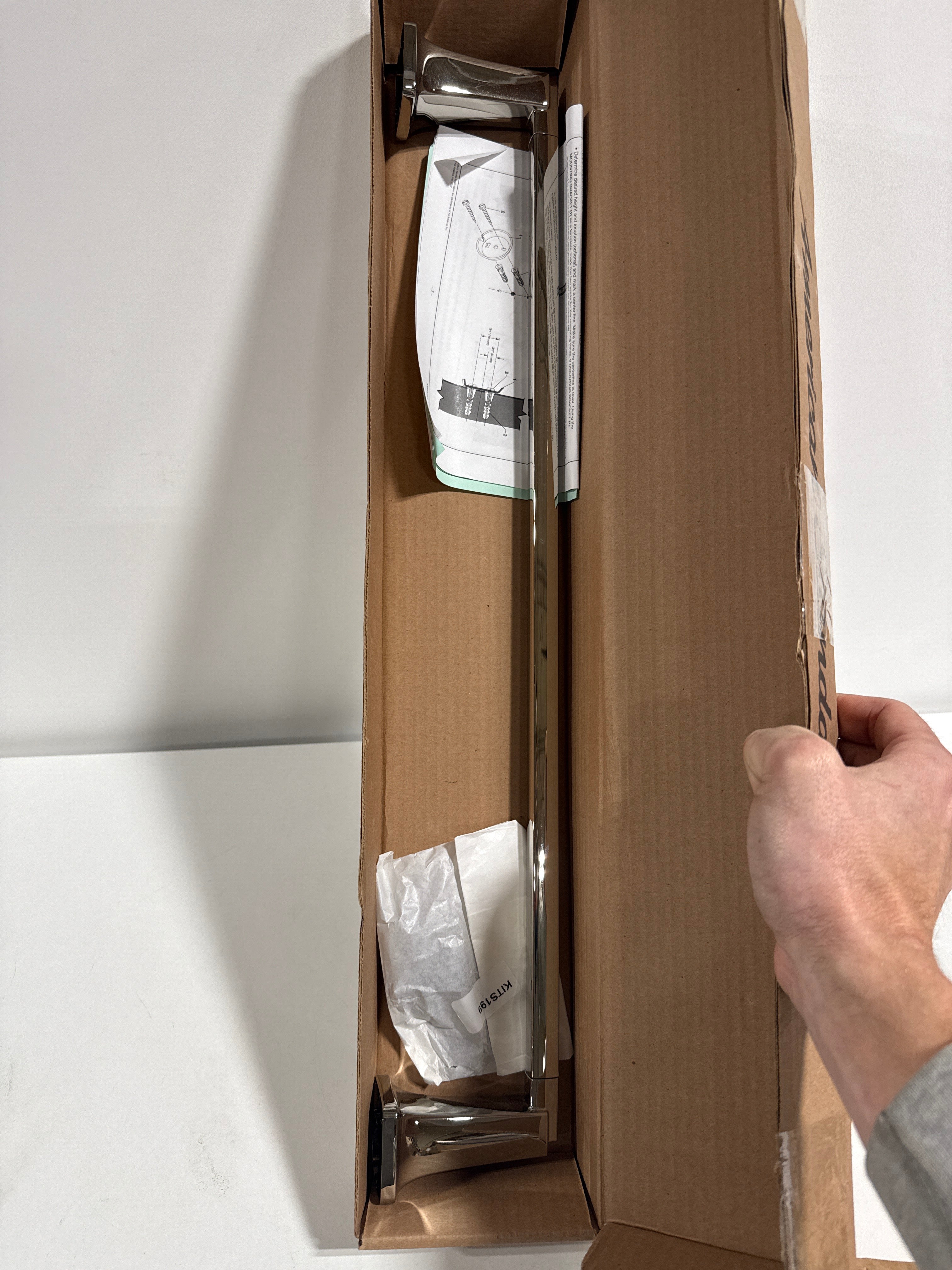 American Standard 7353.024 Townsend 24’’ Single Towel Bar Polished Nickel - *Plumbing