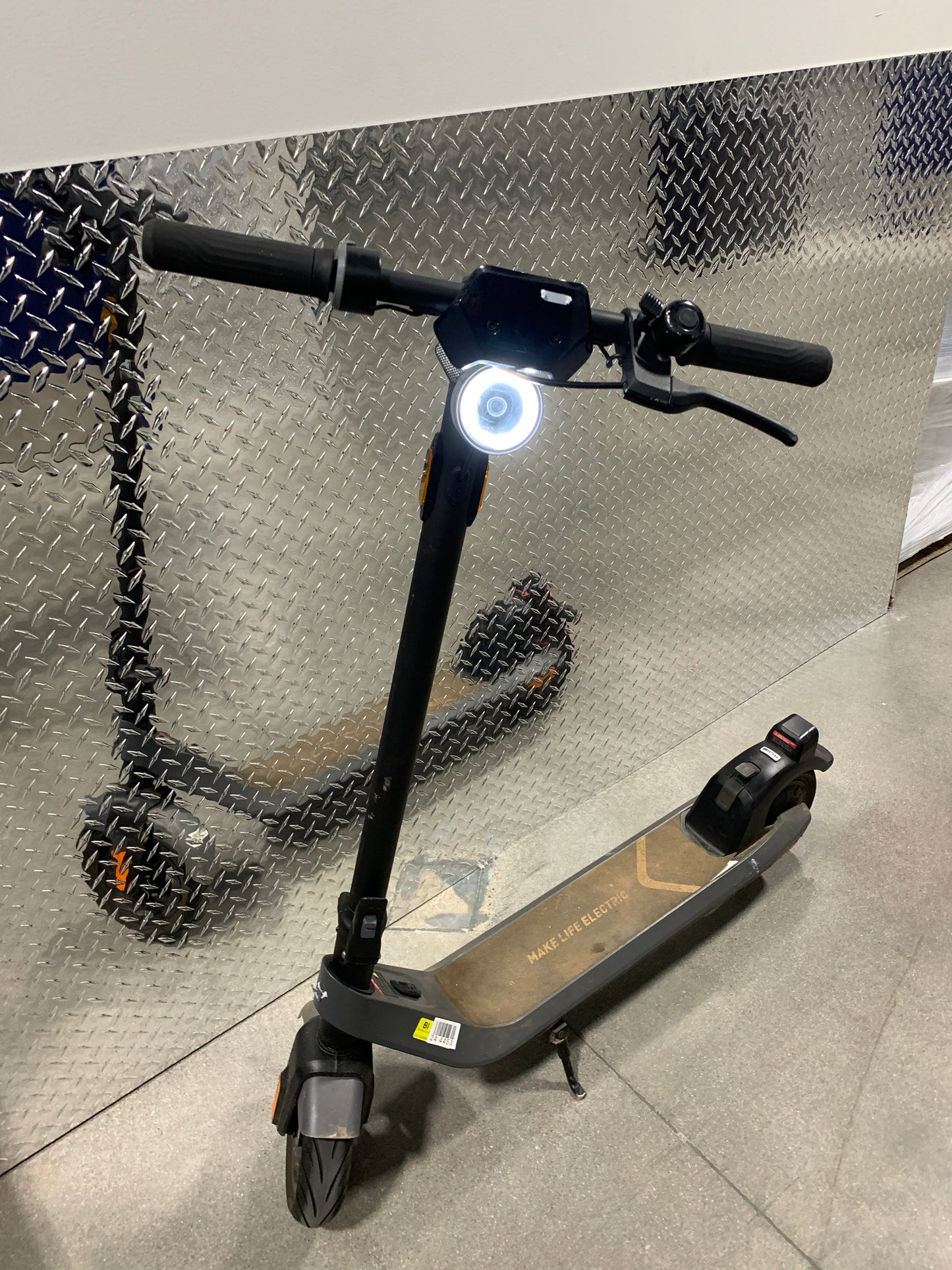 Used NIU Kick Electric Scooter Adult KQi2 Pro Foldable 25 Mile Range 17mph Gray