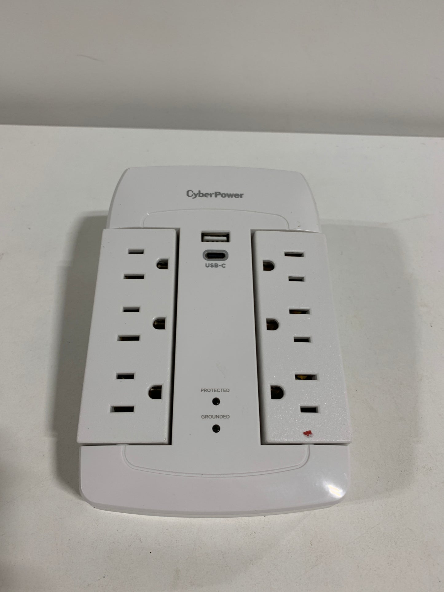 CyberPower - 6-Outlet/1-USB-a/1-USB-C 2000 Joules Wall Surge Protector - White