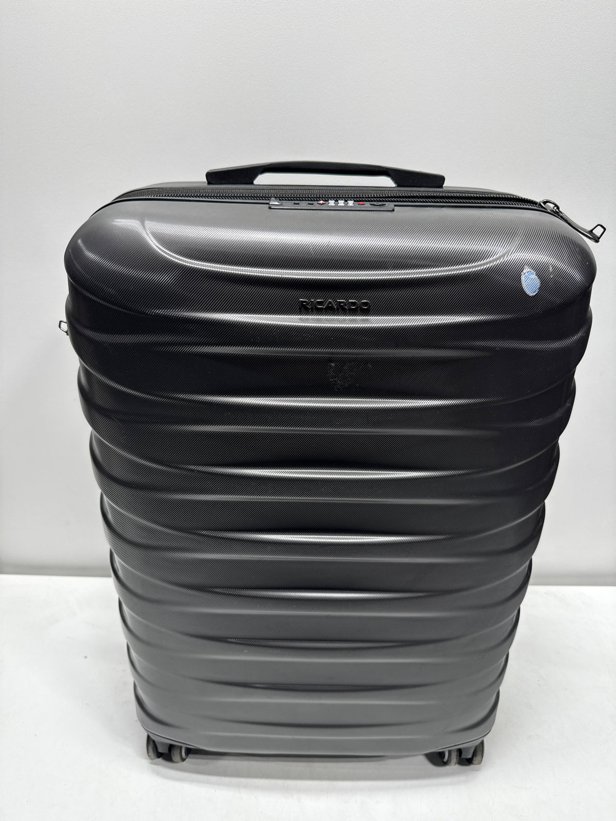 Used Ricardo 3 piece Hardside Spinner Set - *Luggage & Travel