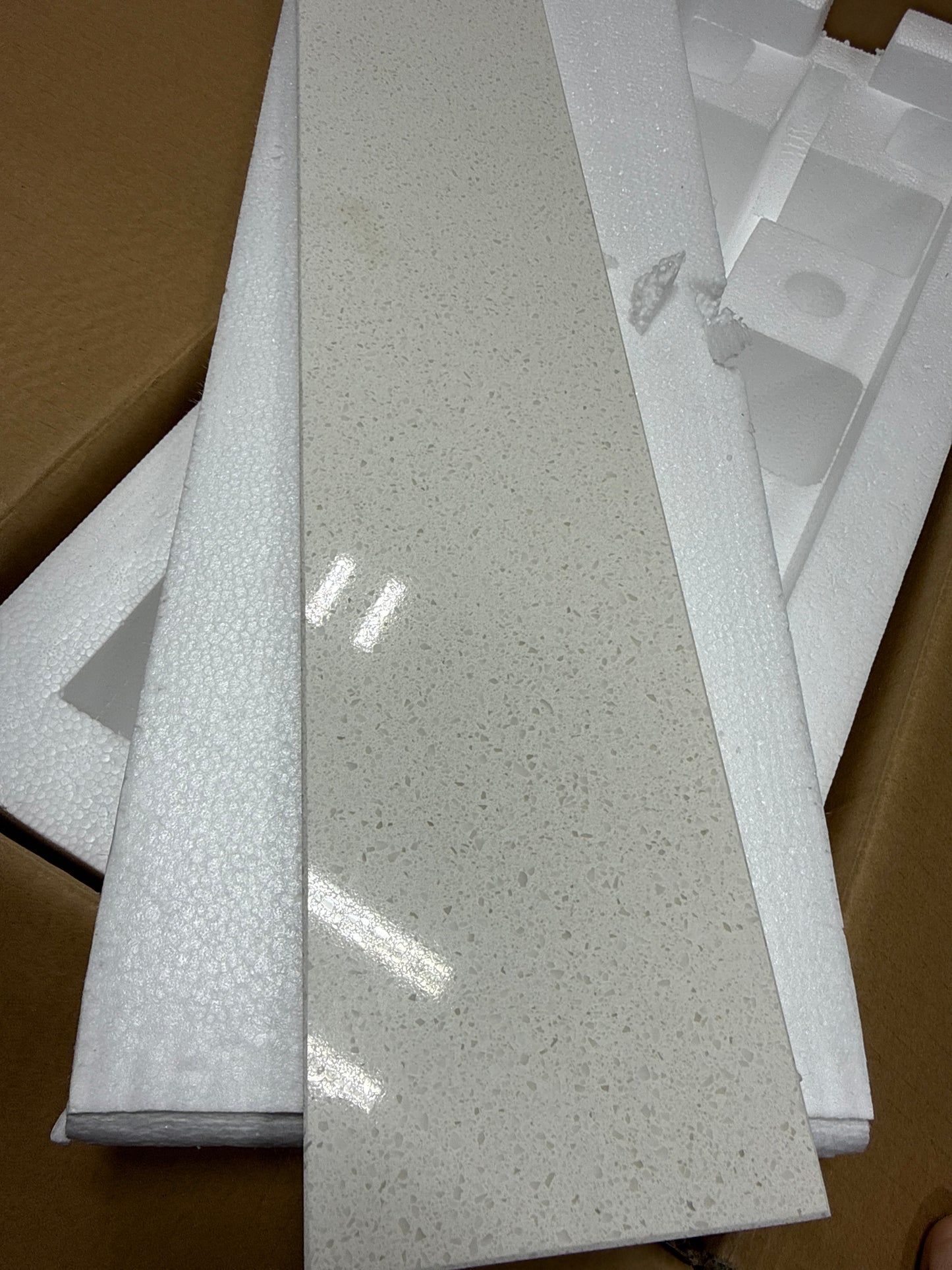 YASINU 21.25 in. W x 4 in. H Qt. Vanity Top Side Splash in White