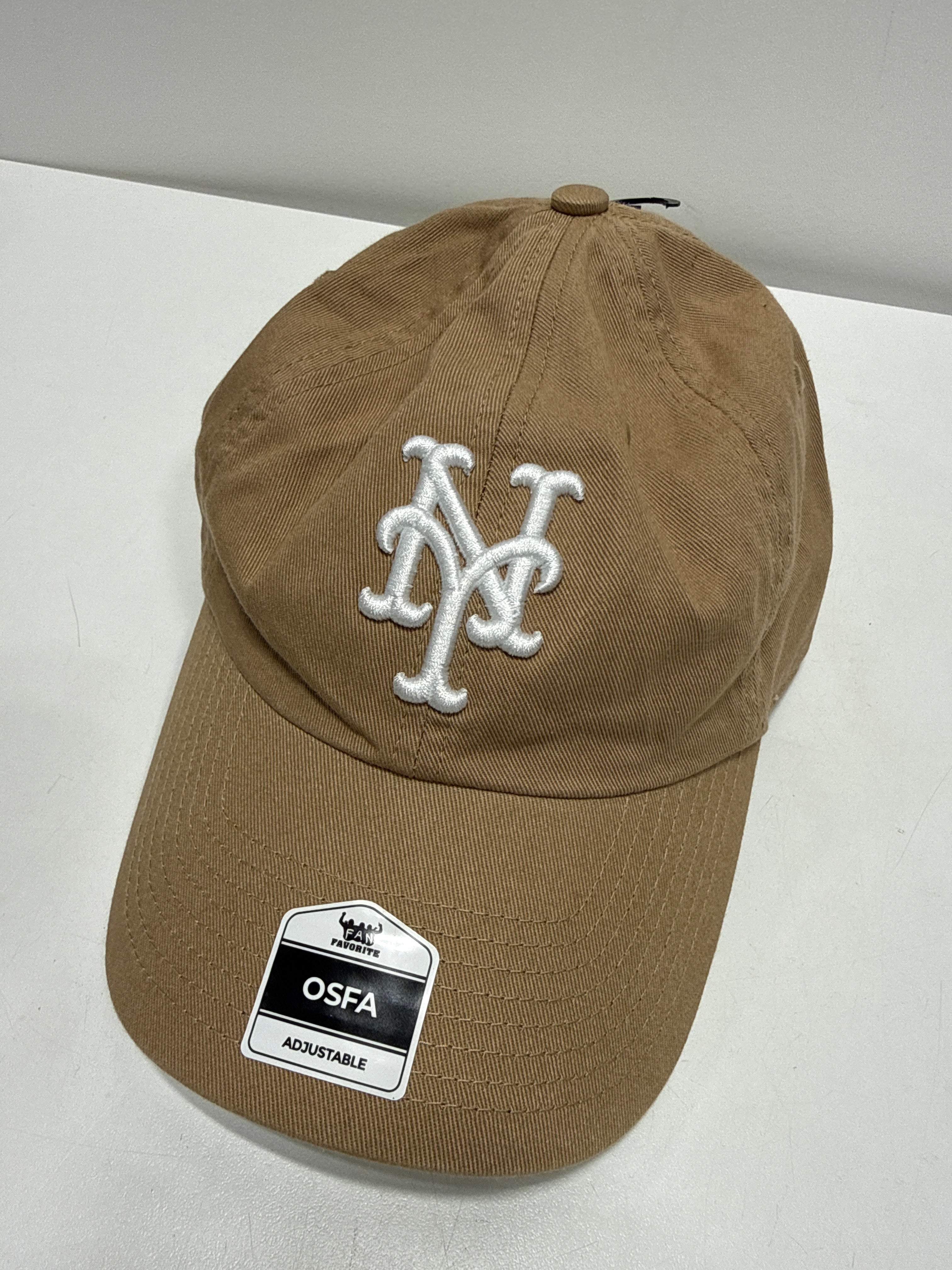 MLB New York Yankees Khaki Clean Up Hat: Adjustable Cotton Baseball Cap