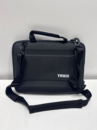 Thule - Gauntlet 4 Attaché Briefcase for 14” MacBook Pro, 13” MacBook Pro, 13” MacBook Air, & 12.3" PCs, Laptops & Chromebooks - Black