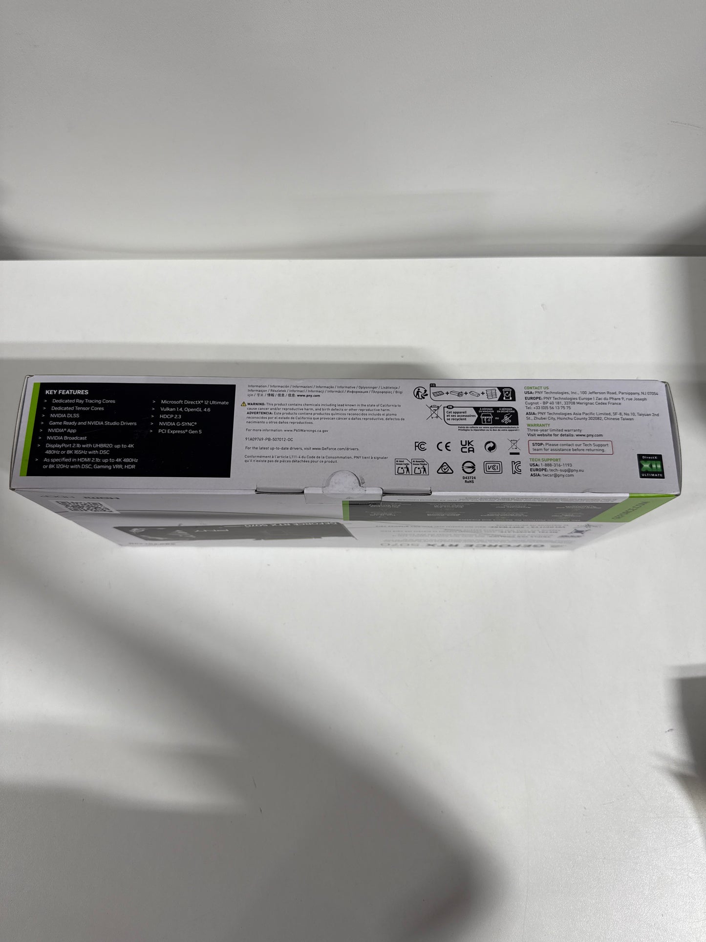 PNY - GeForce RTX 5070 12GB OC GDDR7 PCI Express 5.0 Graphics Card with Triple Fan - Black