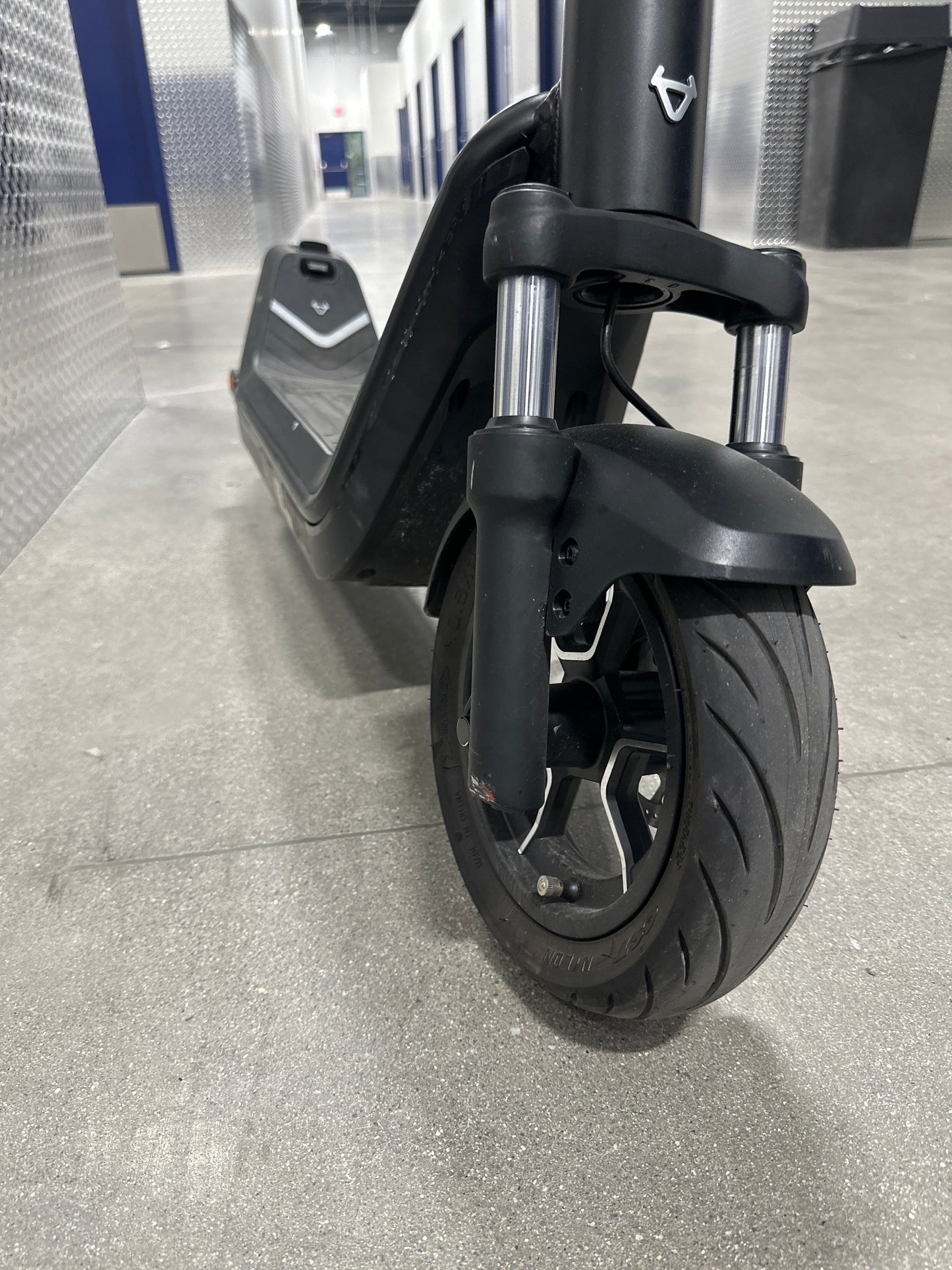 Used NIU - KQi 300P Foldable Electric Kick Scooter W/ 30 Mi Max Range & 20 Mph Max Speed - Black