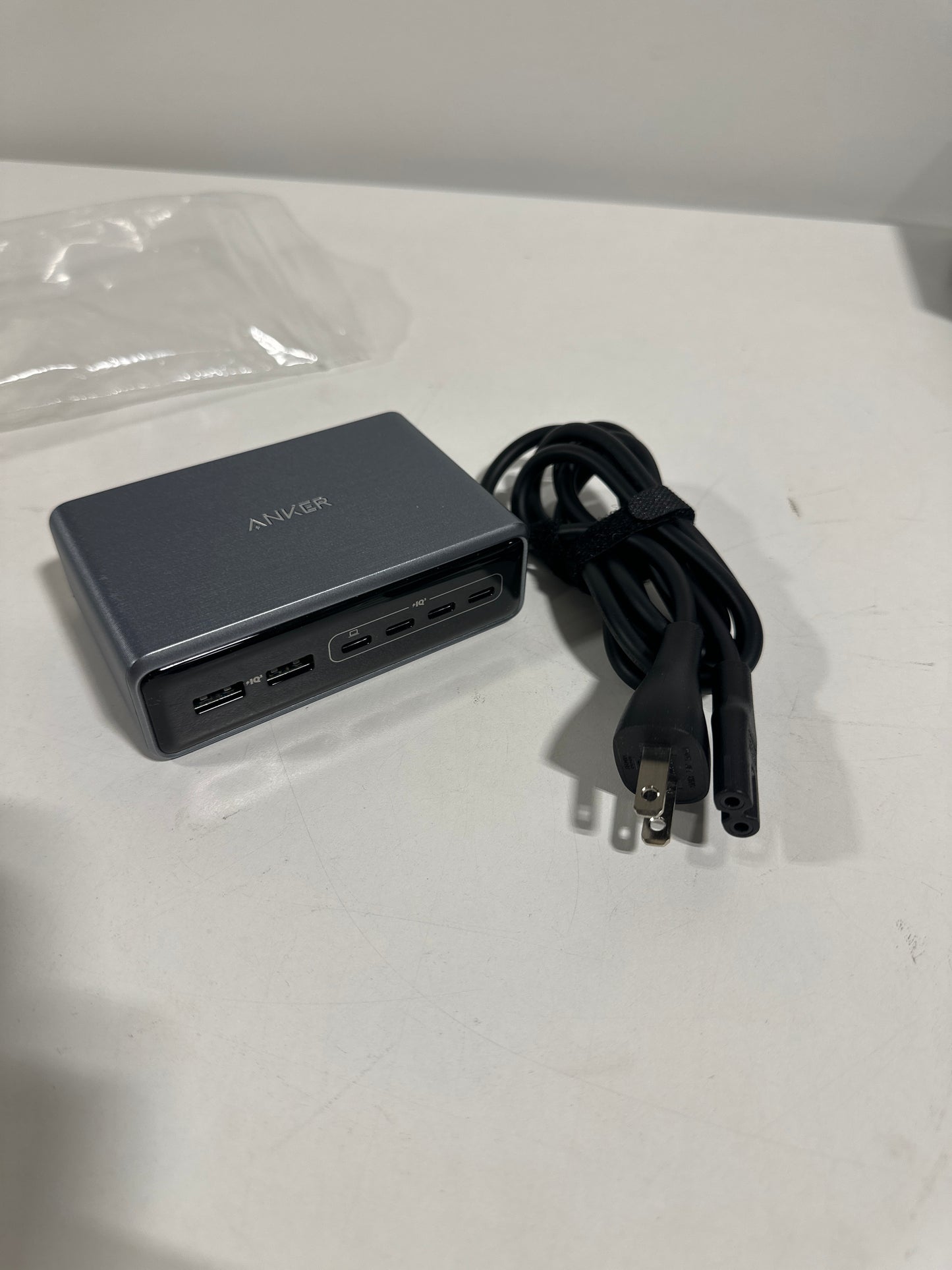 Anker - Prime Desktop Charger (200W, 6 Ports, GaN) - Silver