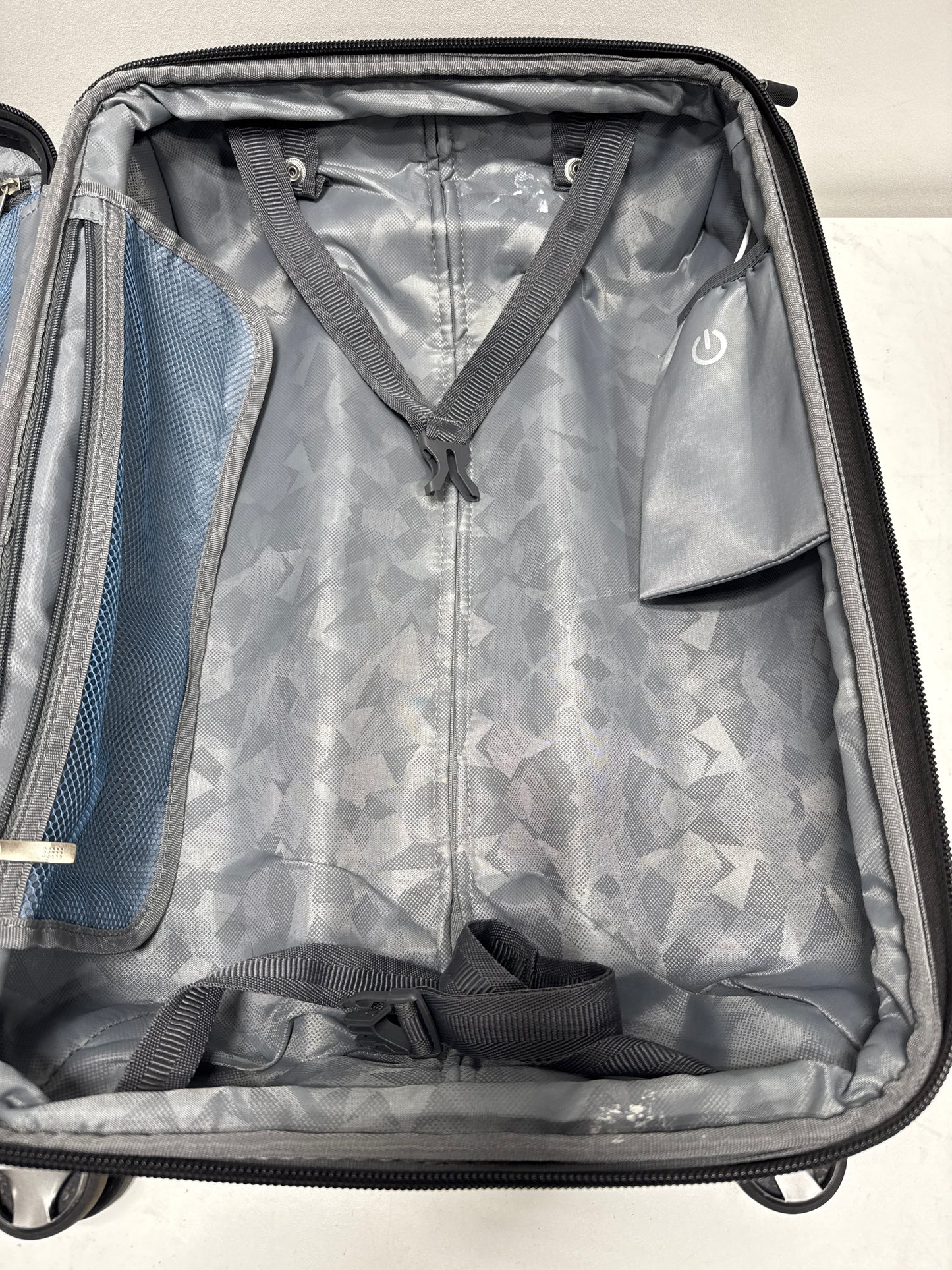 Used Ricardo 3 piece Hardside Spinner Set