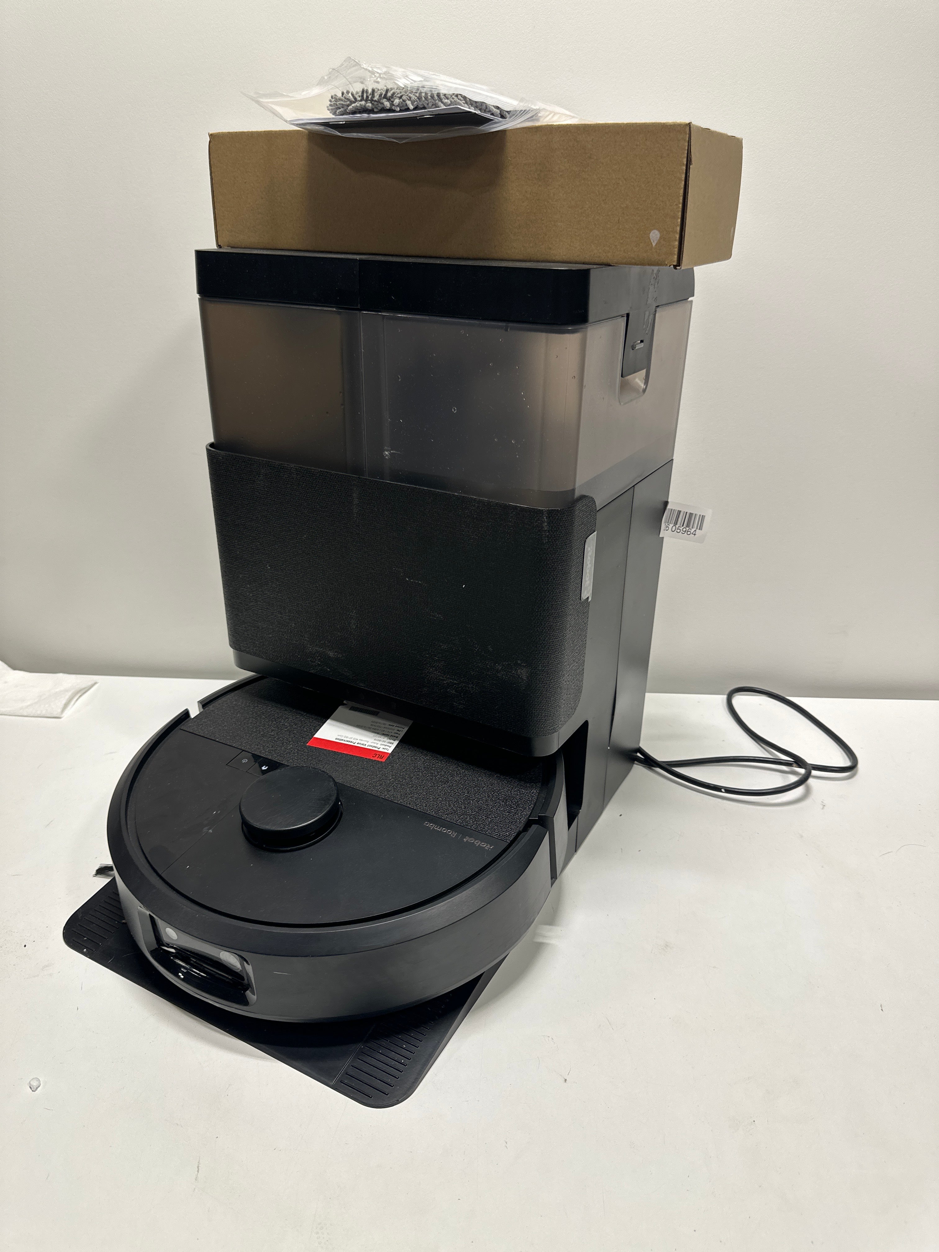 Used Roomba Combo J9+ Self-Emptying and Auto-Fill Robot Vacuum and Mop