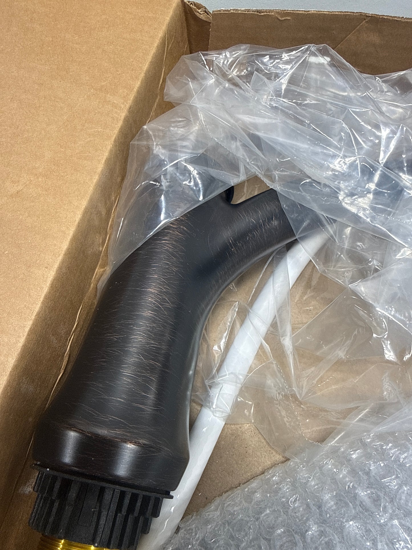 Delta Linden Single Handle Kitchen Faucet with Spray in Venetian Bronze 4453-RB-DST - *Plumbing