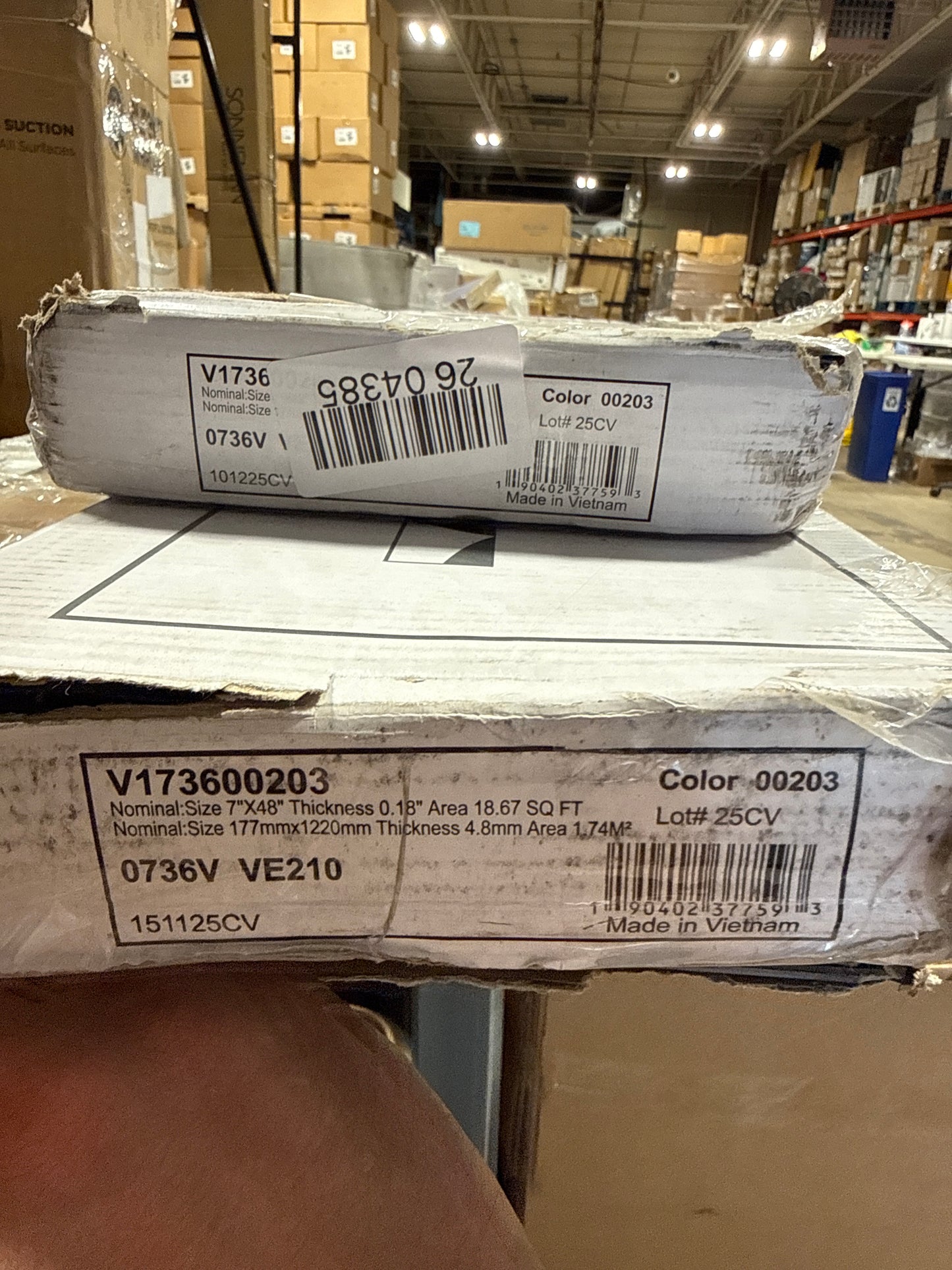 4 Boxes Damage Shaw Ocala FORTITUDE #5601V Color  TAWNY OAK #00203