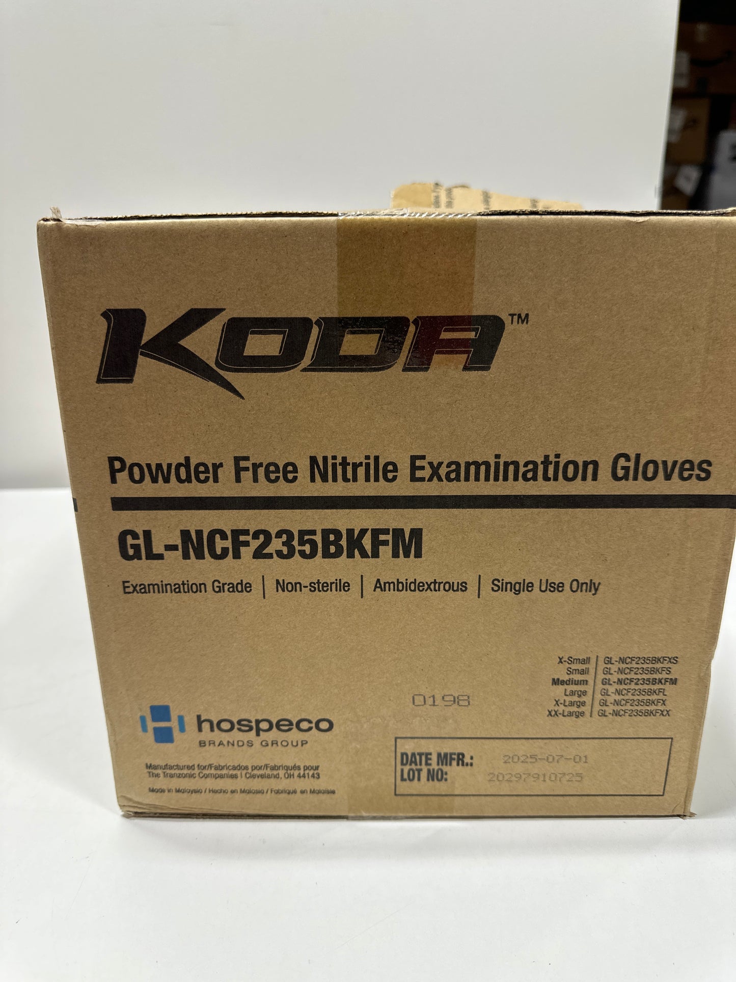 Adenna KODA Nitrile Exam, Sensitive Skin, Powder Free Disposable Gloves, 5.5 Mil, Box of 800, Black Medium, GL-NCF235BKFM