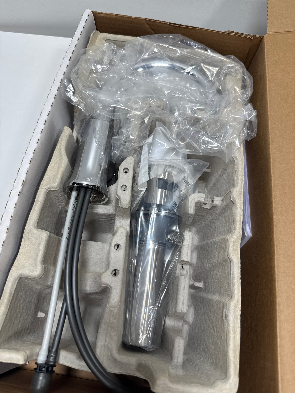 Delta 558HAR-DST Trinsic 1.2 GPM Single Hole Bathroom Faucet with Push Pop-up Drain Assembly Chrome