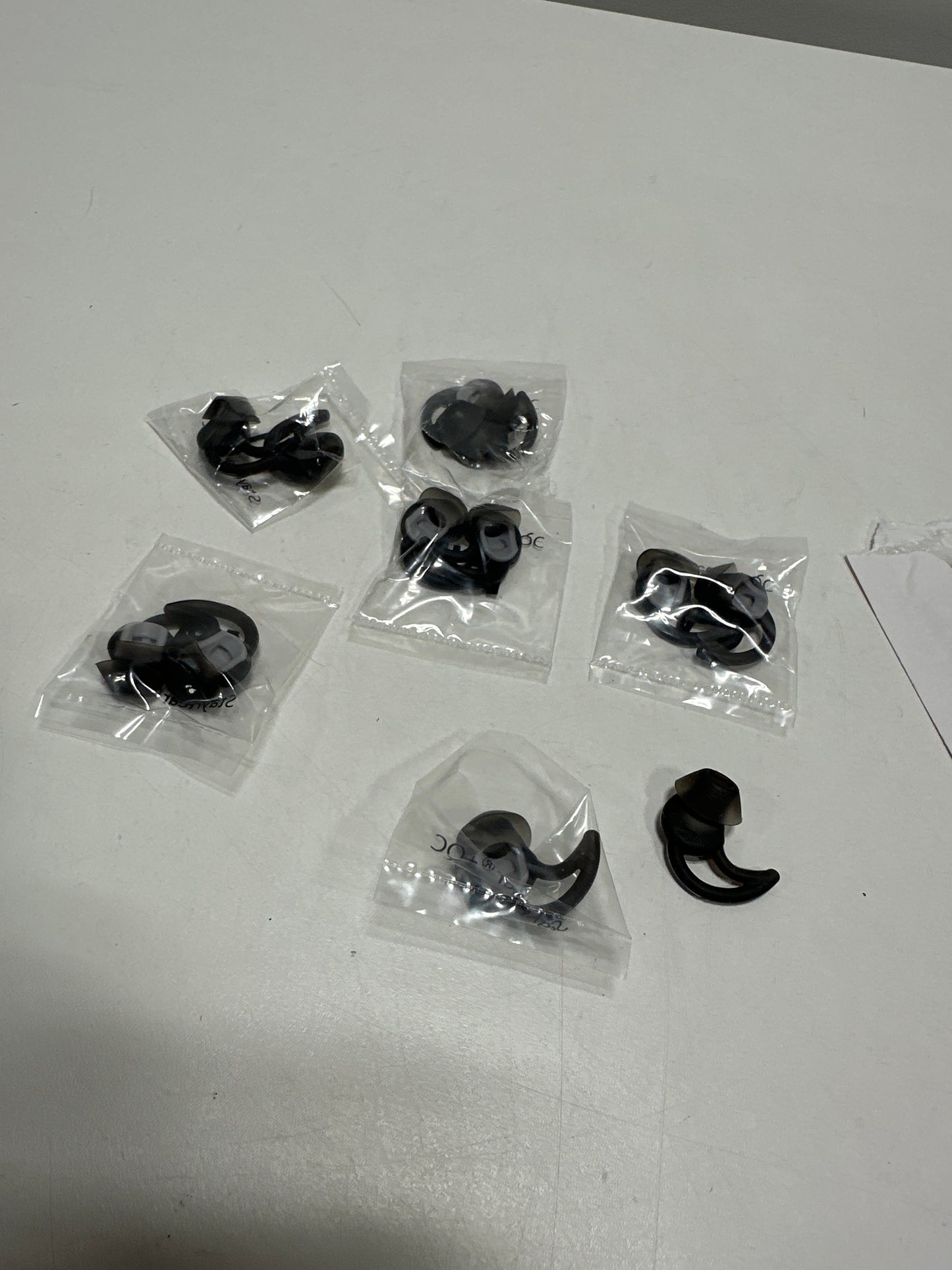 Bose - QuietControl StayHear+ Tips Medium (6-Pack) - Smoke