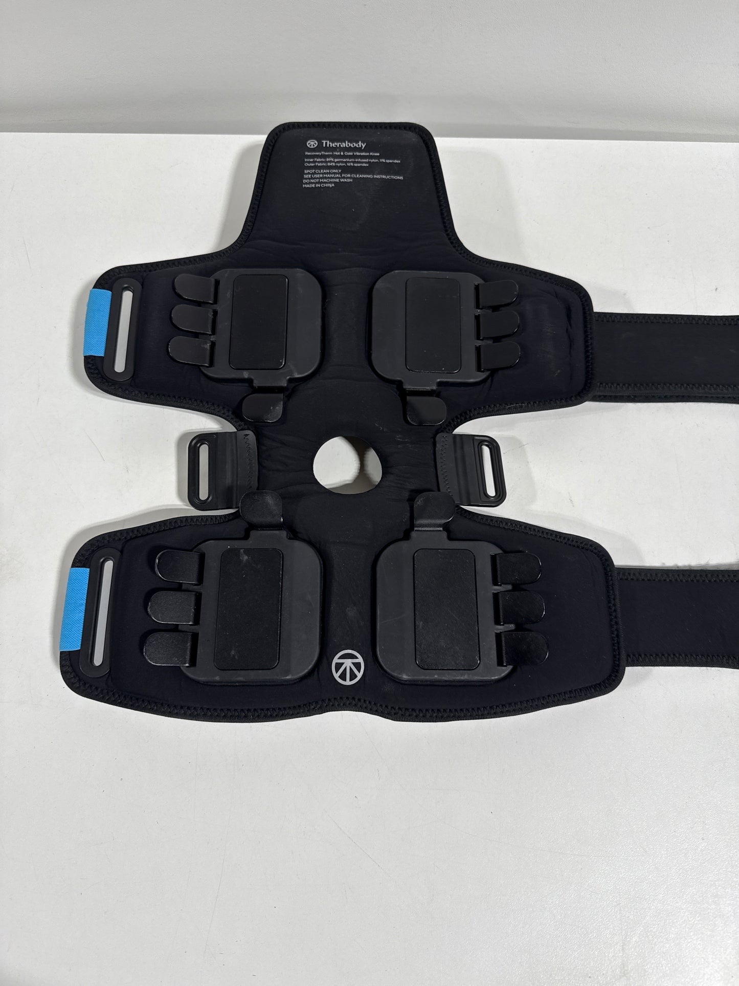 Therabody - RecoveryTherm Knee Multi-Therapy Knee Wrap - Black
