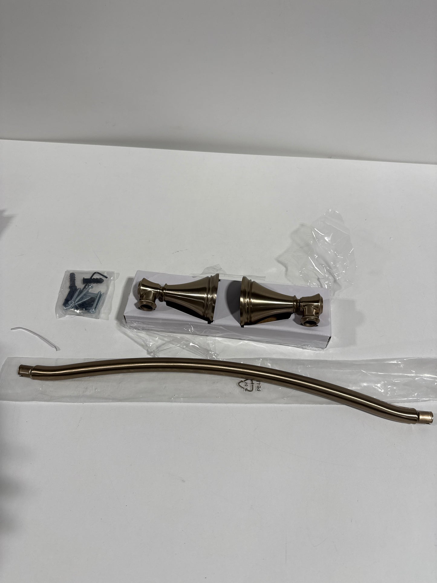 Delta Cassidy 18 Inch Towel Bar Champagne Bronze Bathroom Accessories 79718-CZ