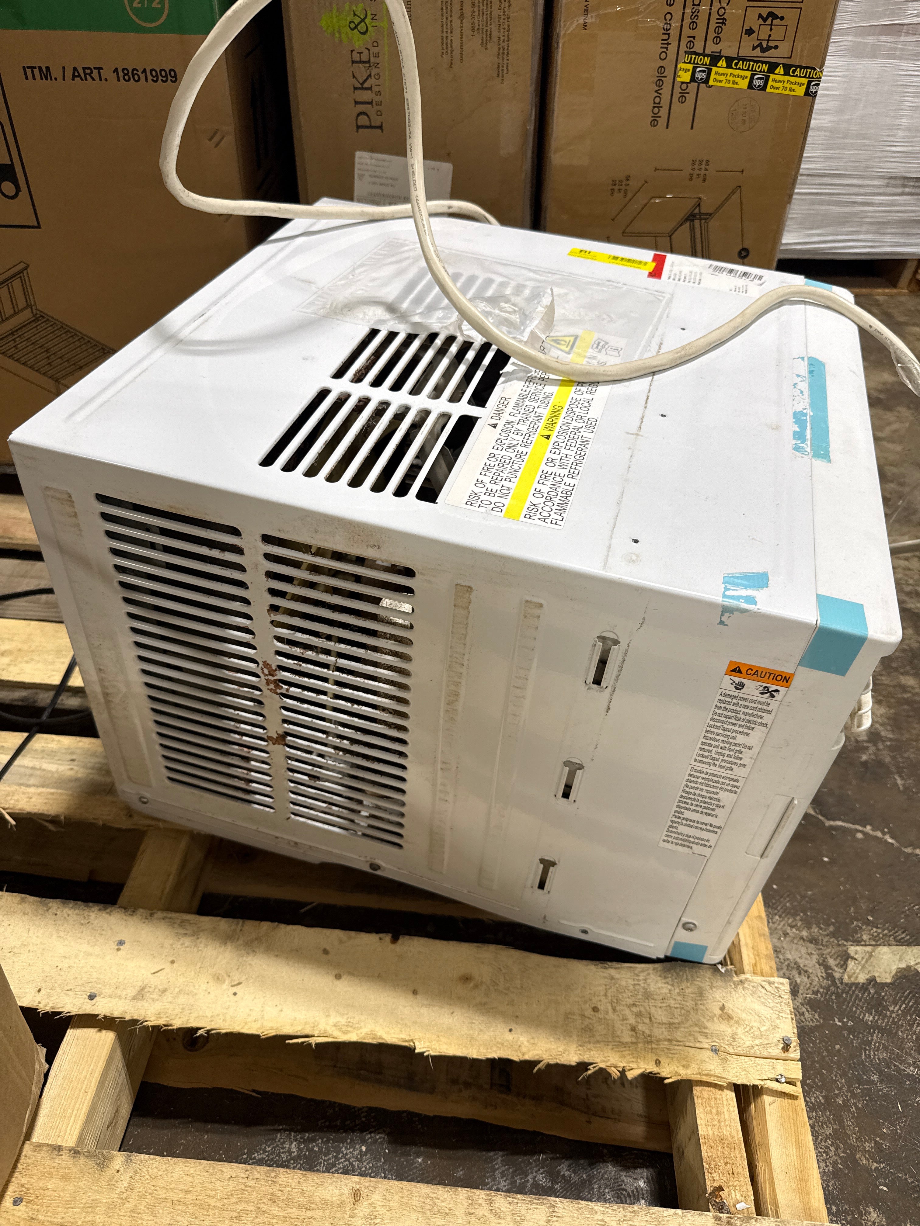 Used GE - 550 Sq. Ft. 12000 BTU Smart Window Air Conditioner - White