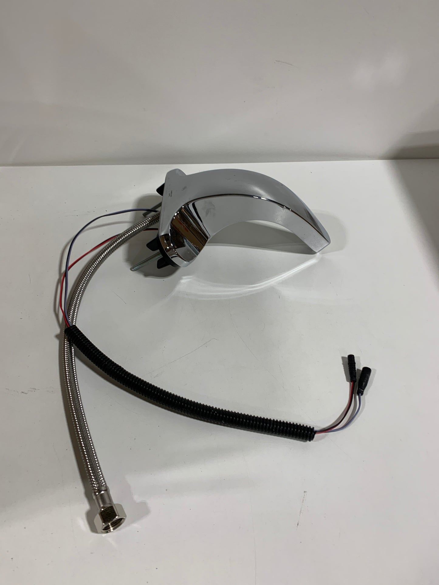 See Desc American Standard 605B215 Innsbrook Selectronic 0.5 GPM Touchless Faucet Polished Chrome