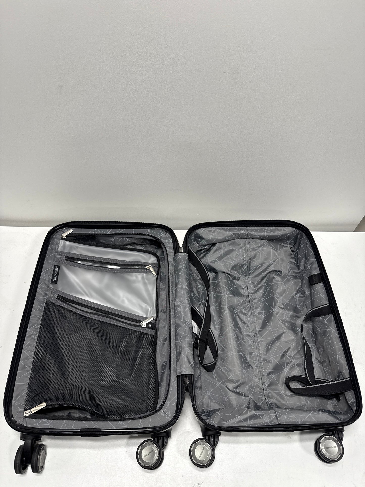 Used Samsonite Element XLT 2.0 Luggage Set 2 Piece Forest Green