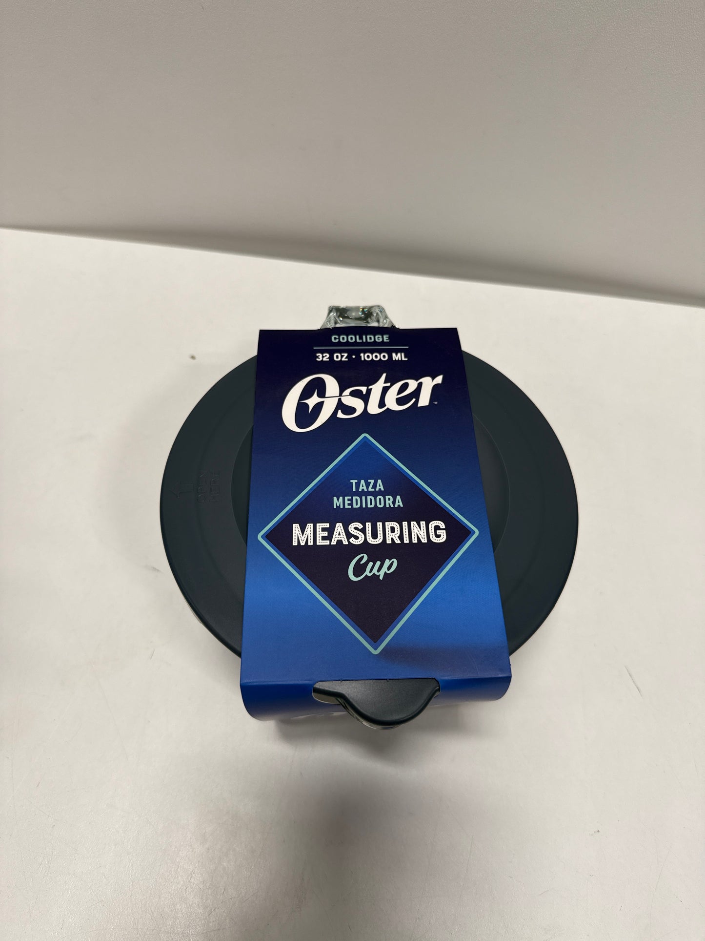 Oster Coolidge 4 Cup Clear Glass Measuring Cup with Snap on Lid