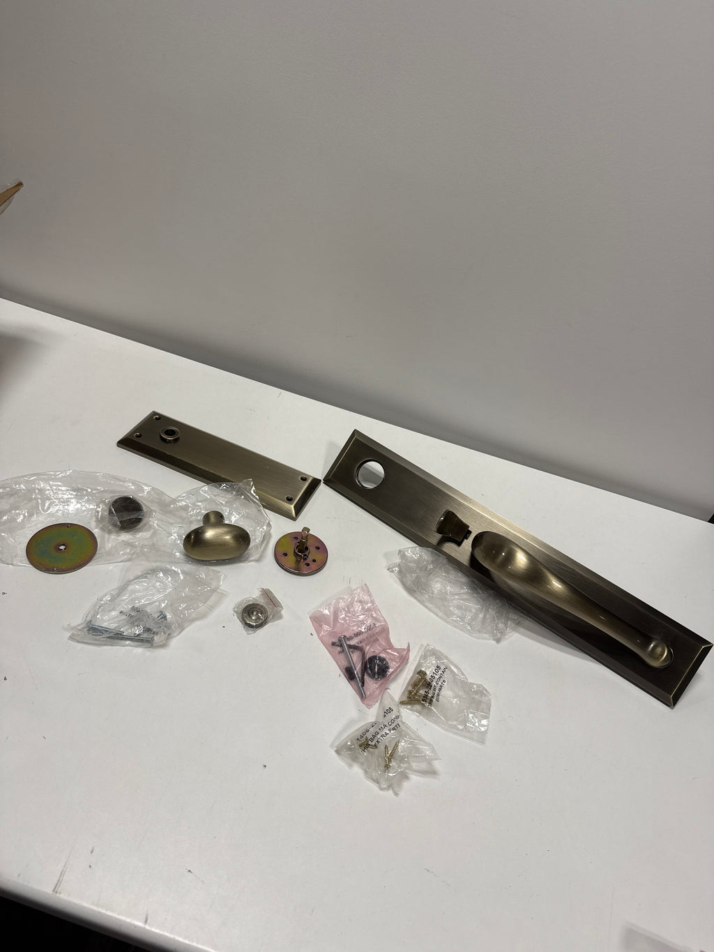 Scratch Missing Part Baldwin Hardware 6403.050.FD Handle Set