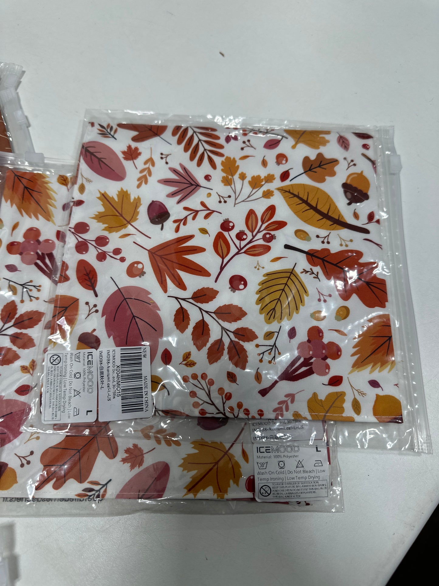 17 x ICEMOOD Fall Dog Bandanas - Colorful Autumn Leaves, Acorns & Berries Print, Thanksgiving Holiday Triangle Pet Scarf with Snap Button